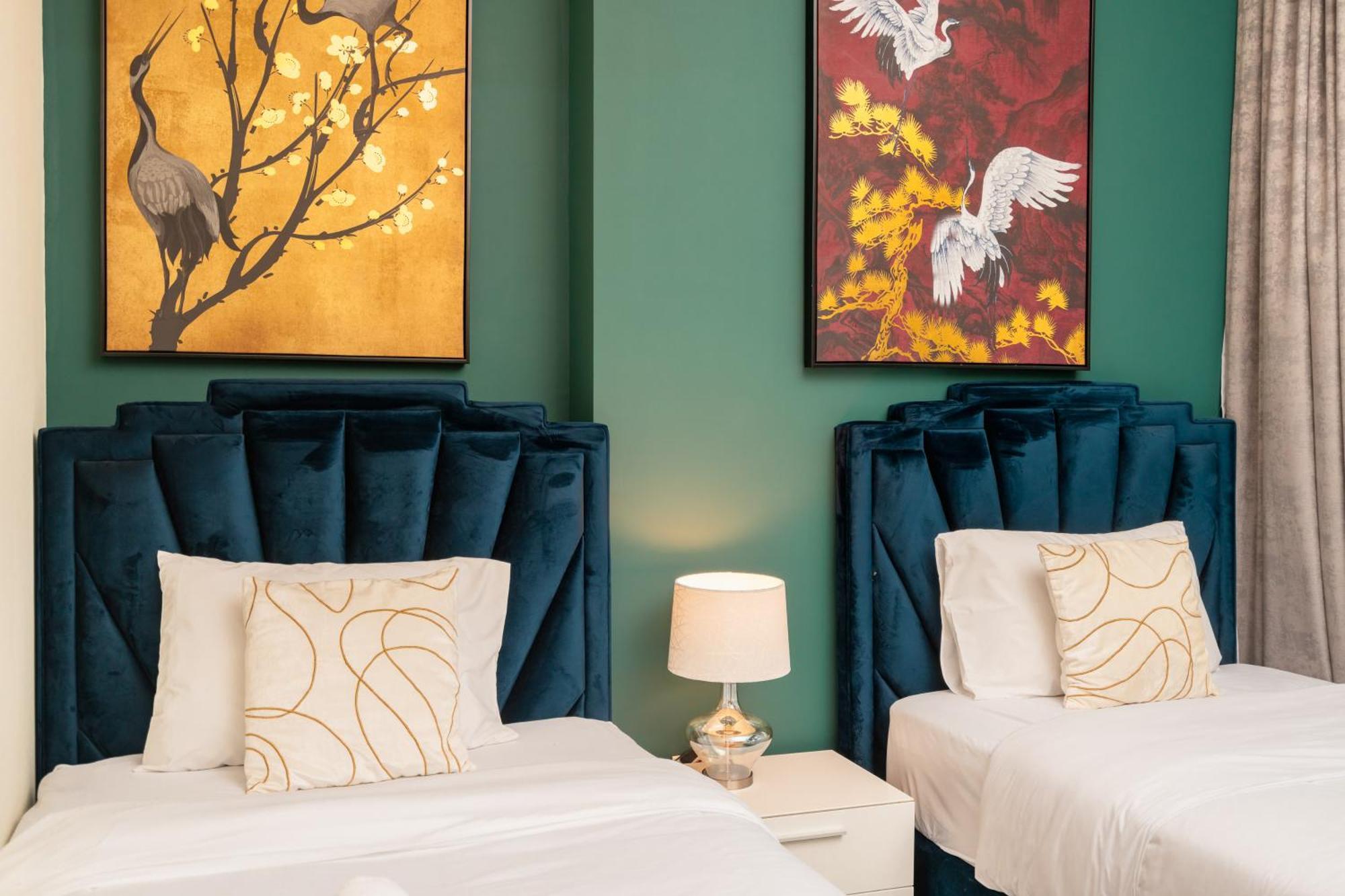 Prime Retreats - Sparkle Tower Marina Apartment Dubai