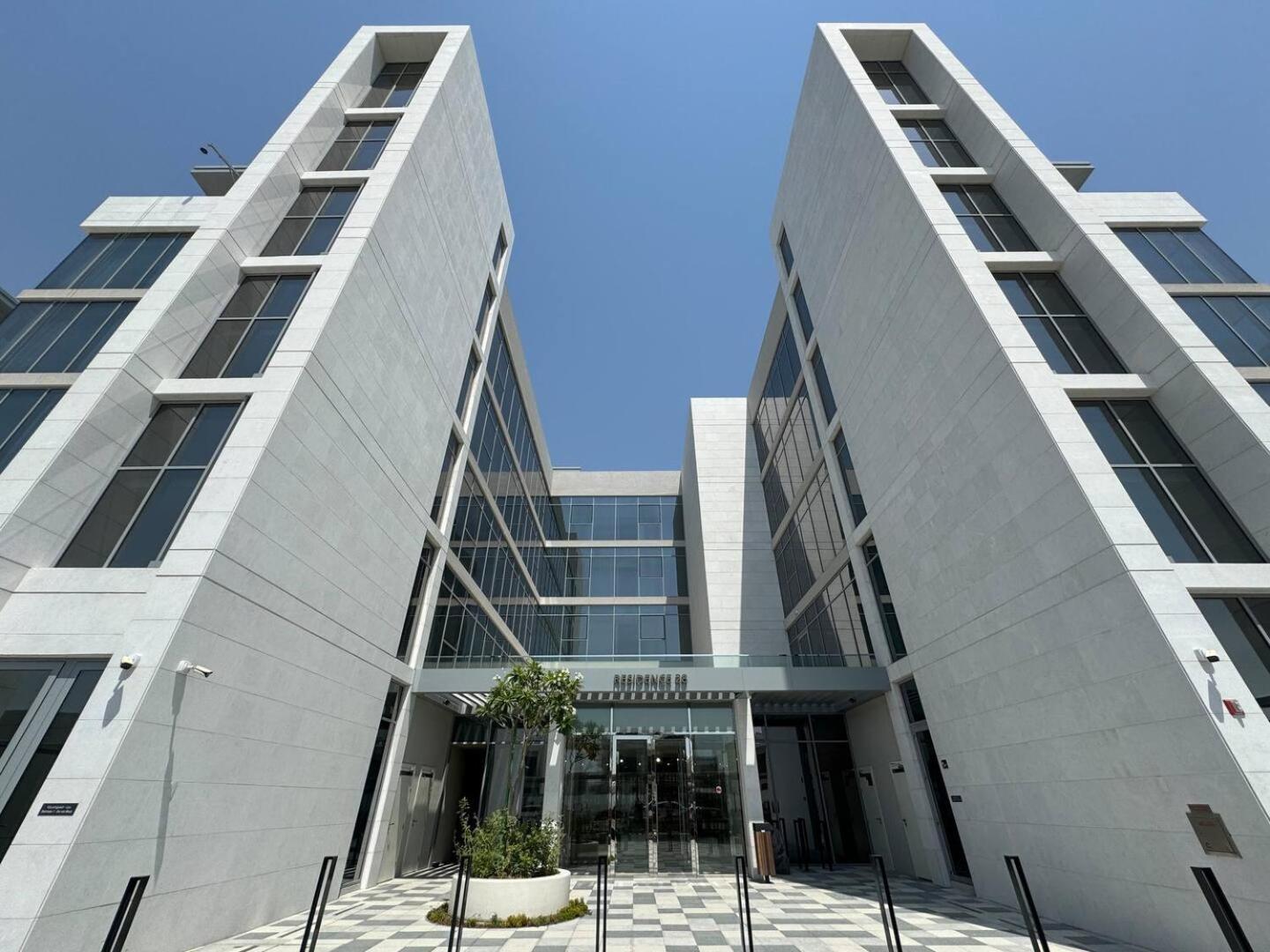District One, Mbr Brand New Full Lagoon View Apartment