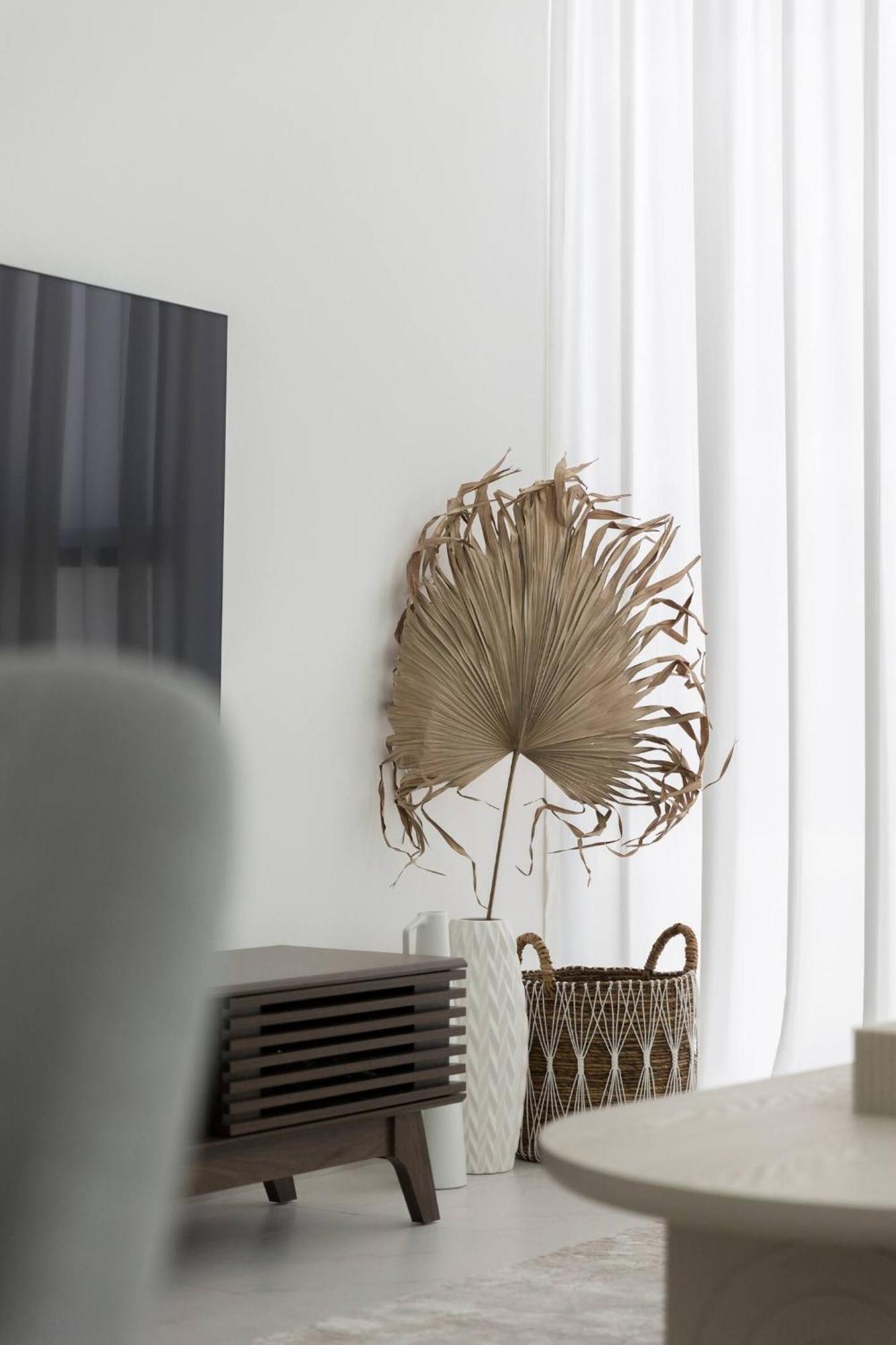 District One, Mbr Brand New Full Lagoon View Apartment *