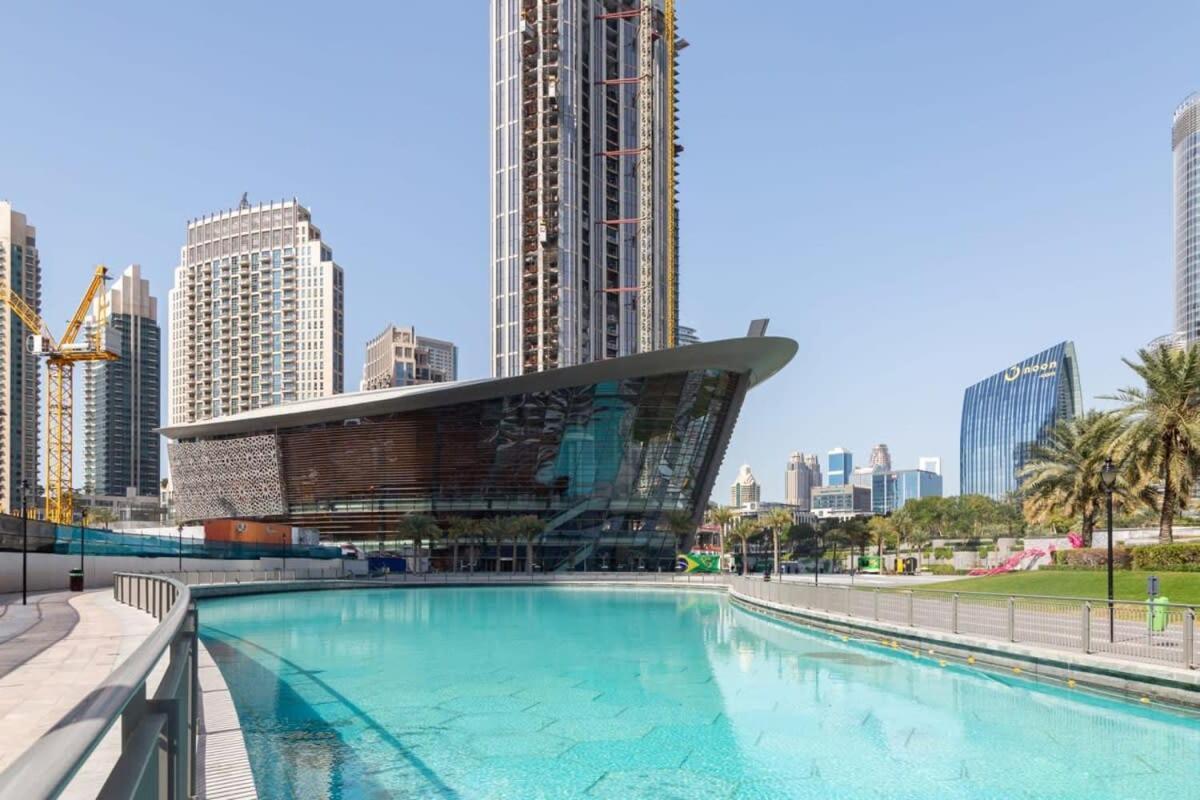 Frank Porter - The Lofts Tower Dubai