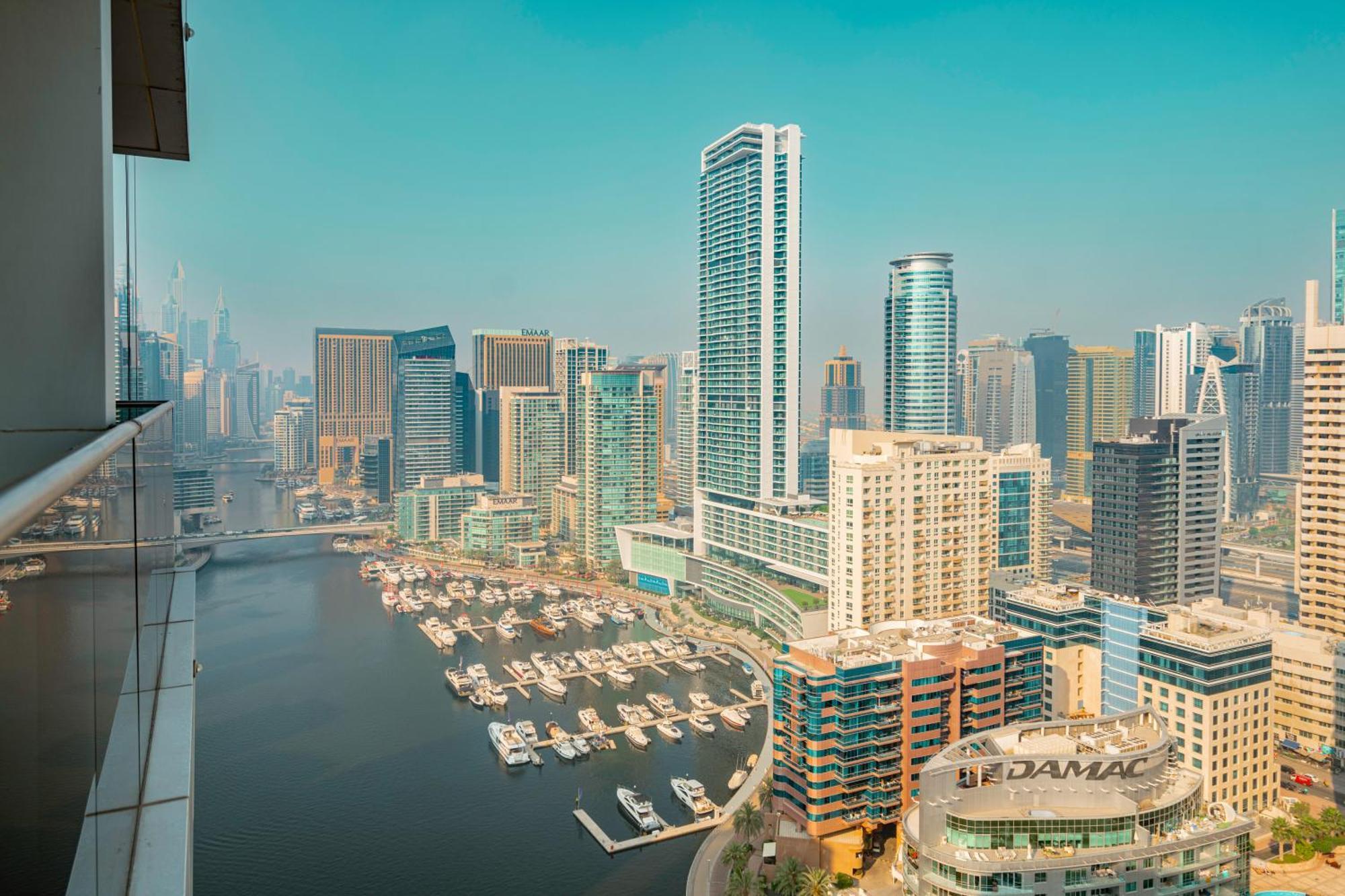 Prime Retreats - Sparkle Tower Marina Apartment