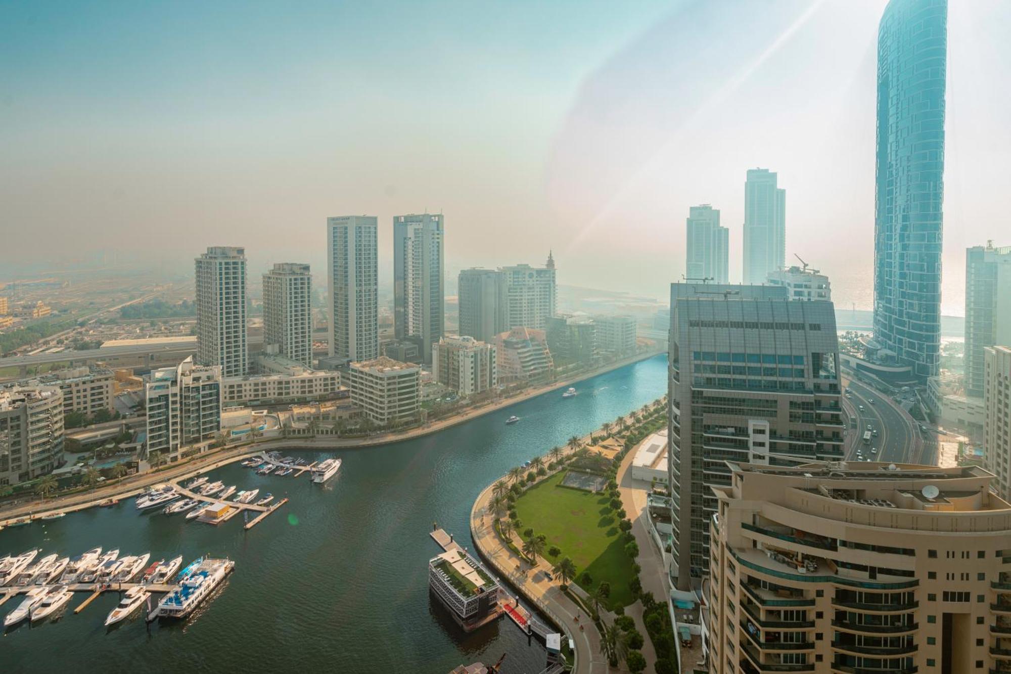 Prime Retreats - Sparkle Tower Marina Dubai
