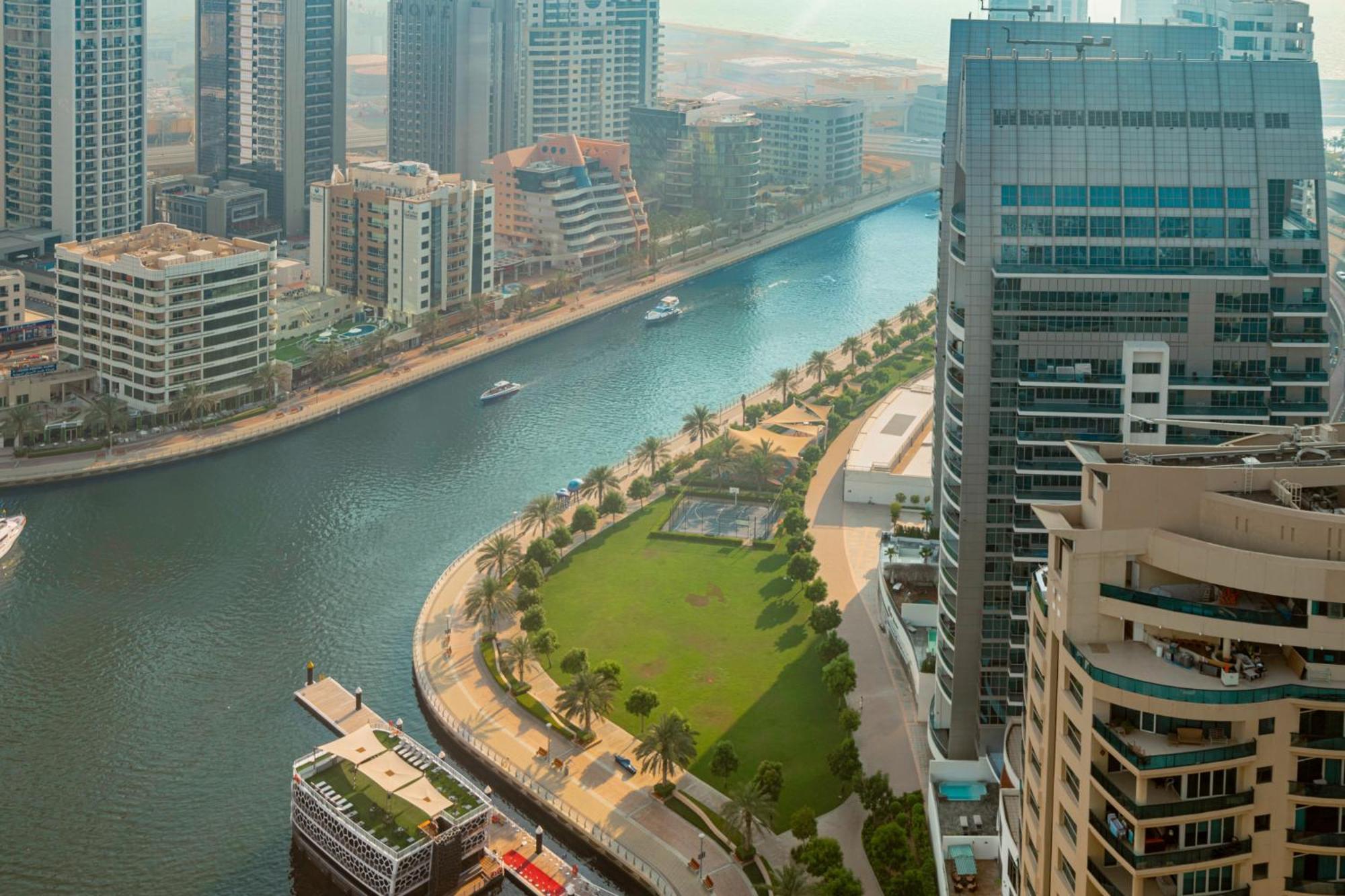 Prime Retreats - Sparkle Tower Marina Apartment Dubai