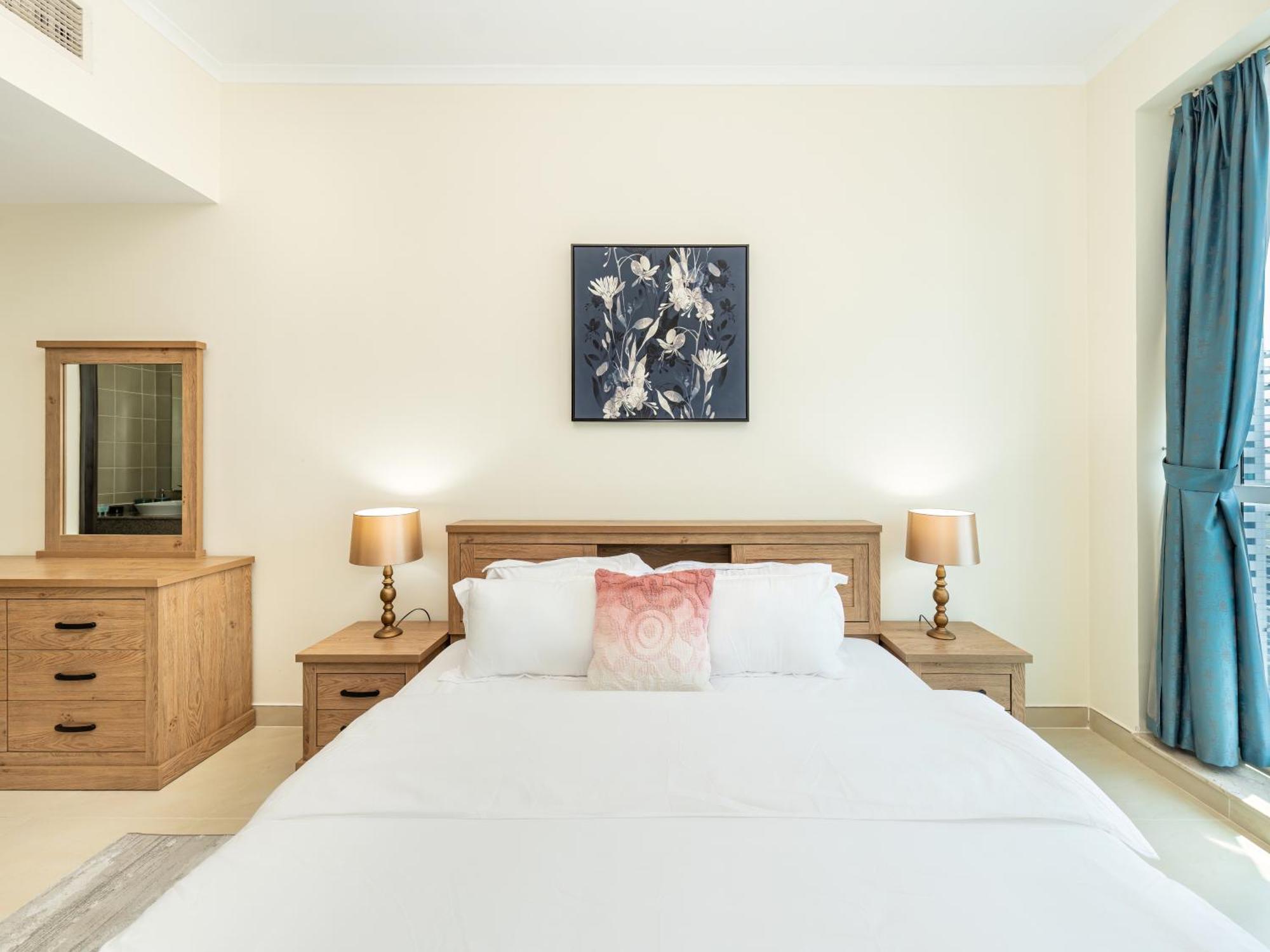 Marina Views - 2br Luxury Apartment, High Floor, Torch Marina *