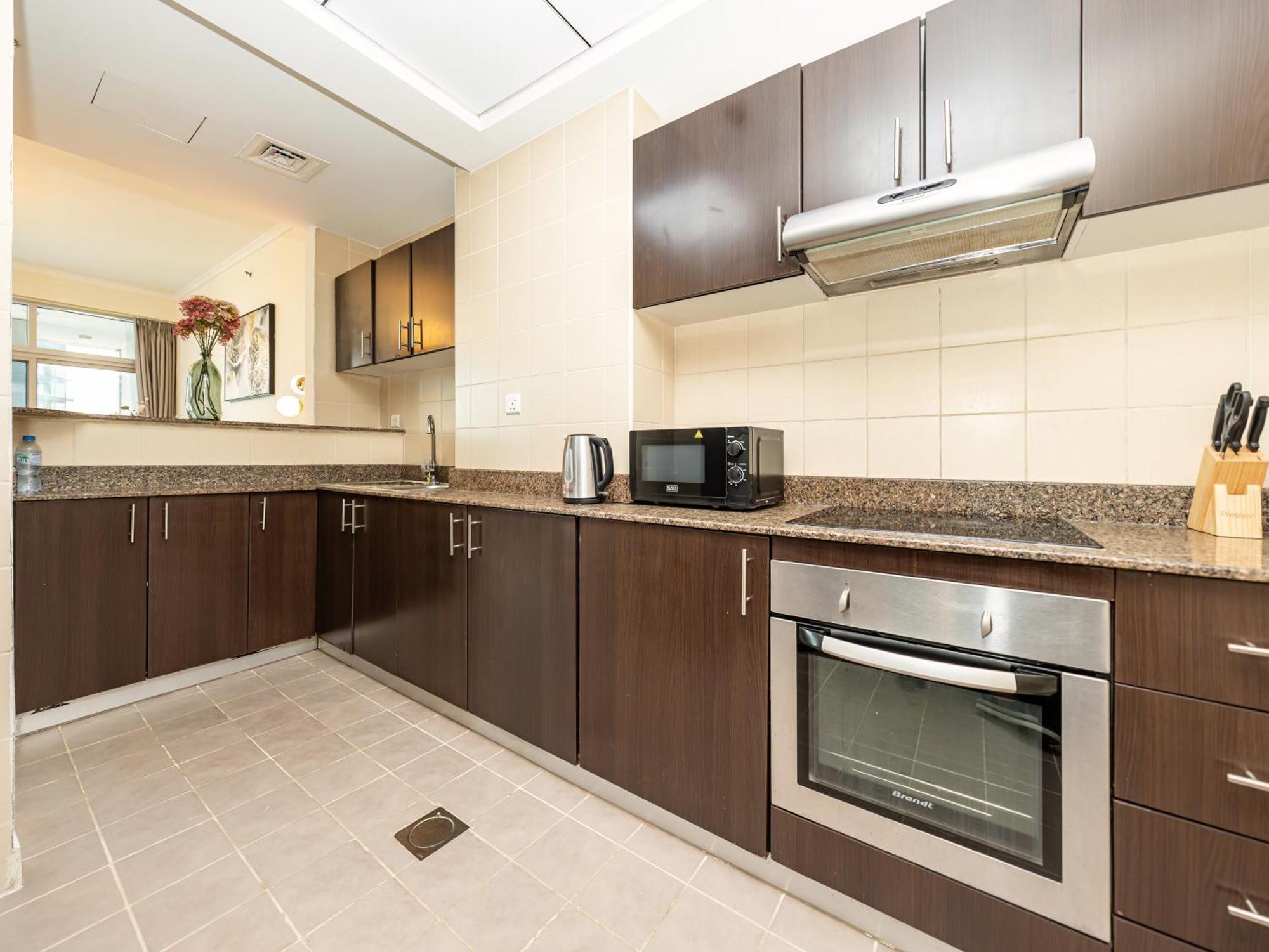 Marina Views - 2br Luxury Apartment, High Floor, Torch Marina Apartment