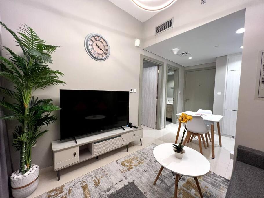 Apartment Cozy Pool View 1bhk 4pax Dubai