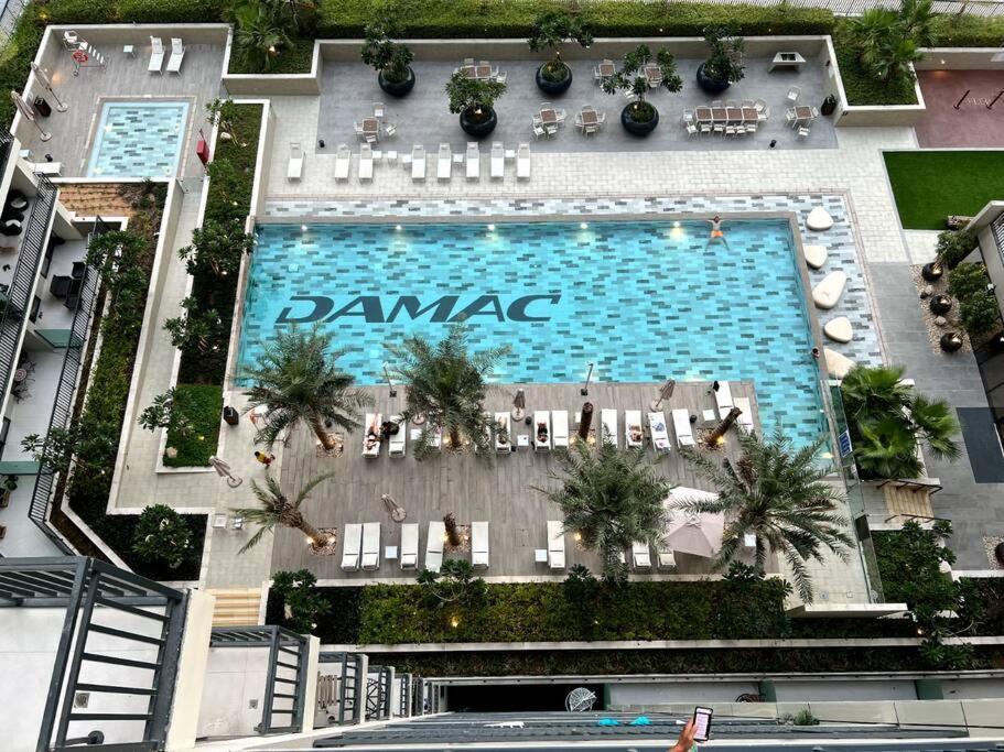 Cozy Pool View 1bhk 4pax Dubai