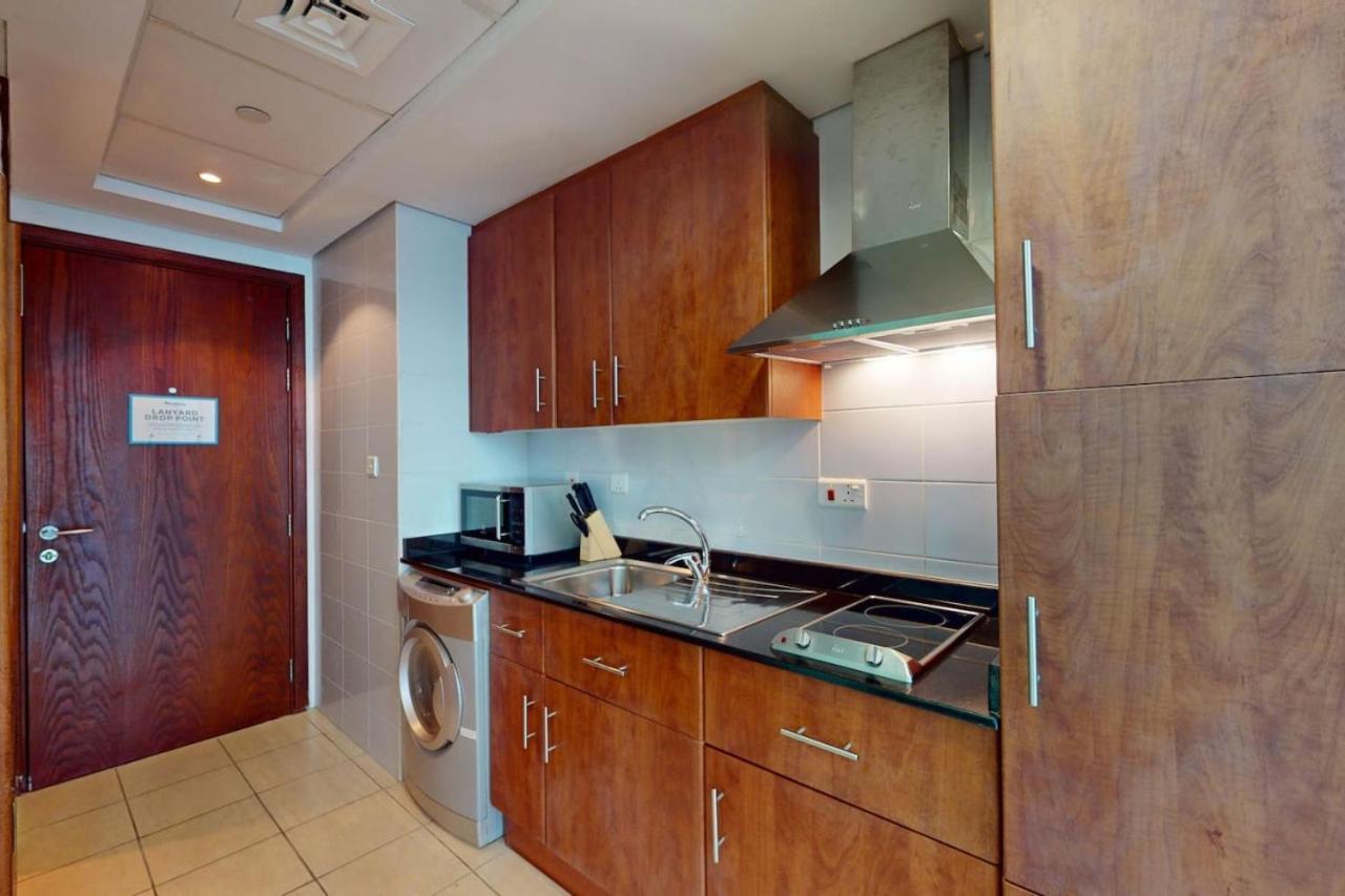Terrace - Vibrant Apartment