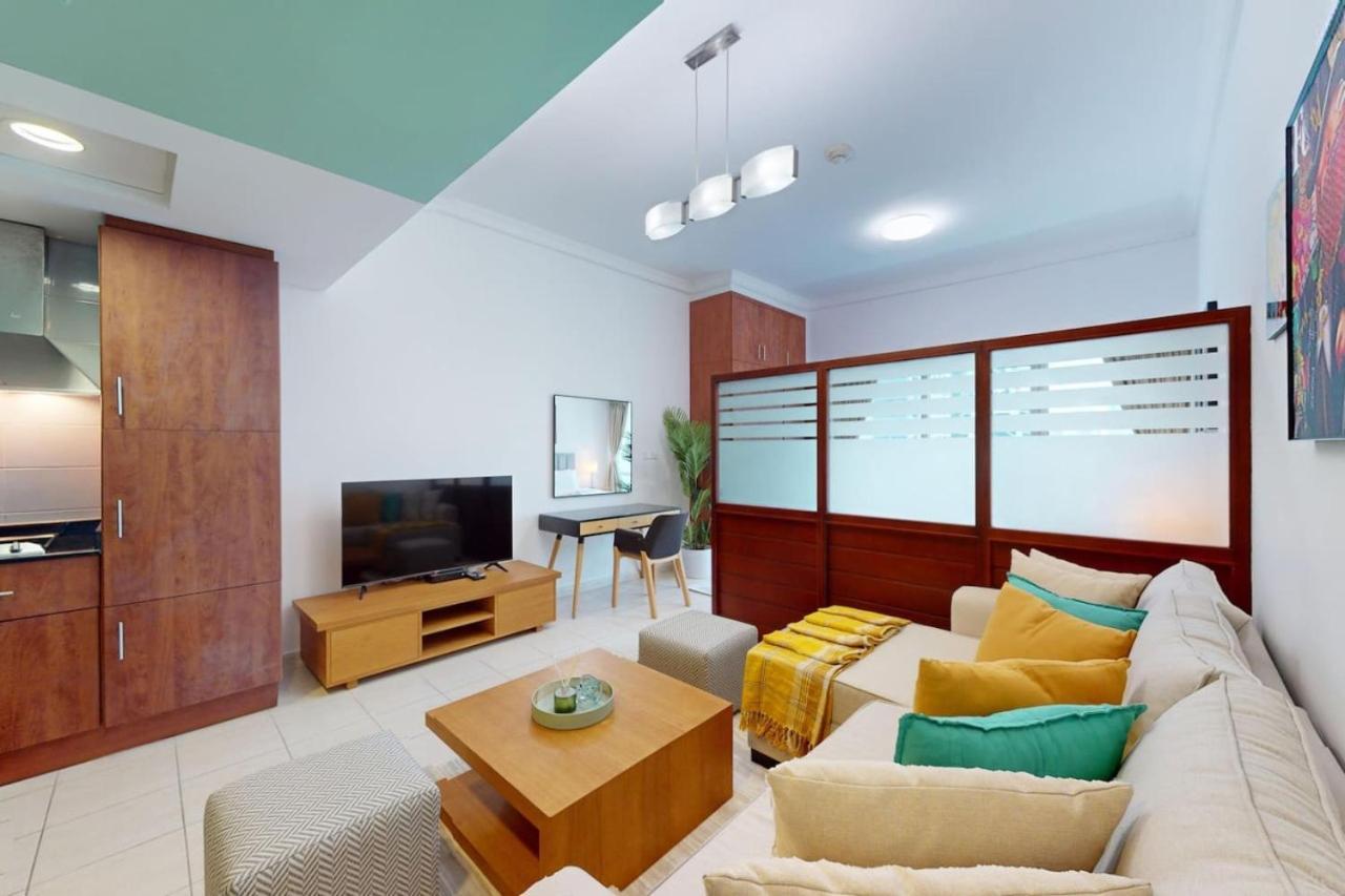 Apartment Terrace - Vibrant *