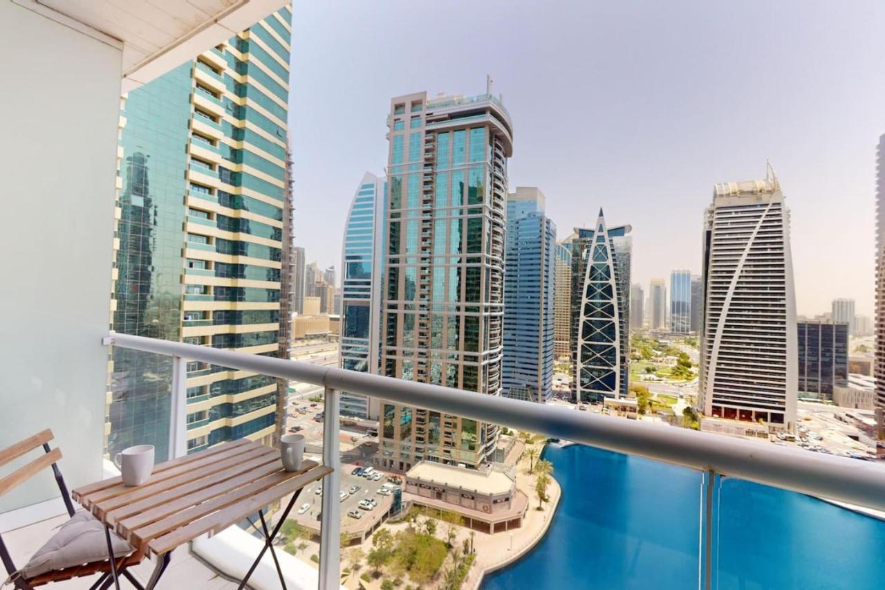 Apartment Terrace - Vibrant Dubai