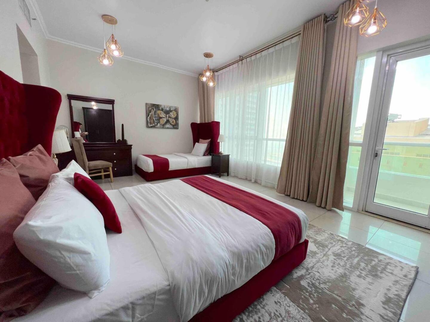 Aparthotel Unique, Elegant Floor With Sea View