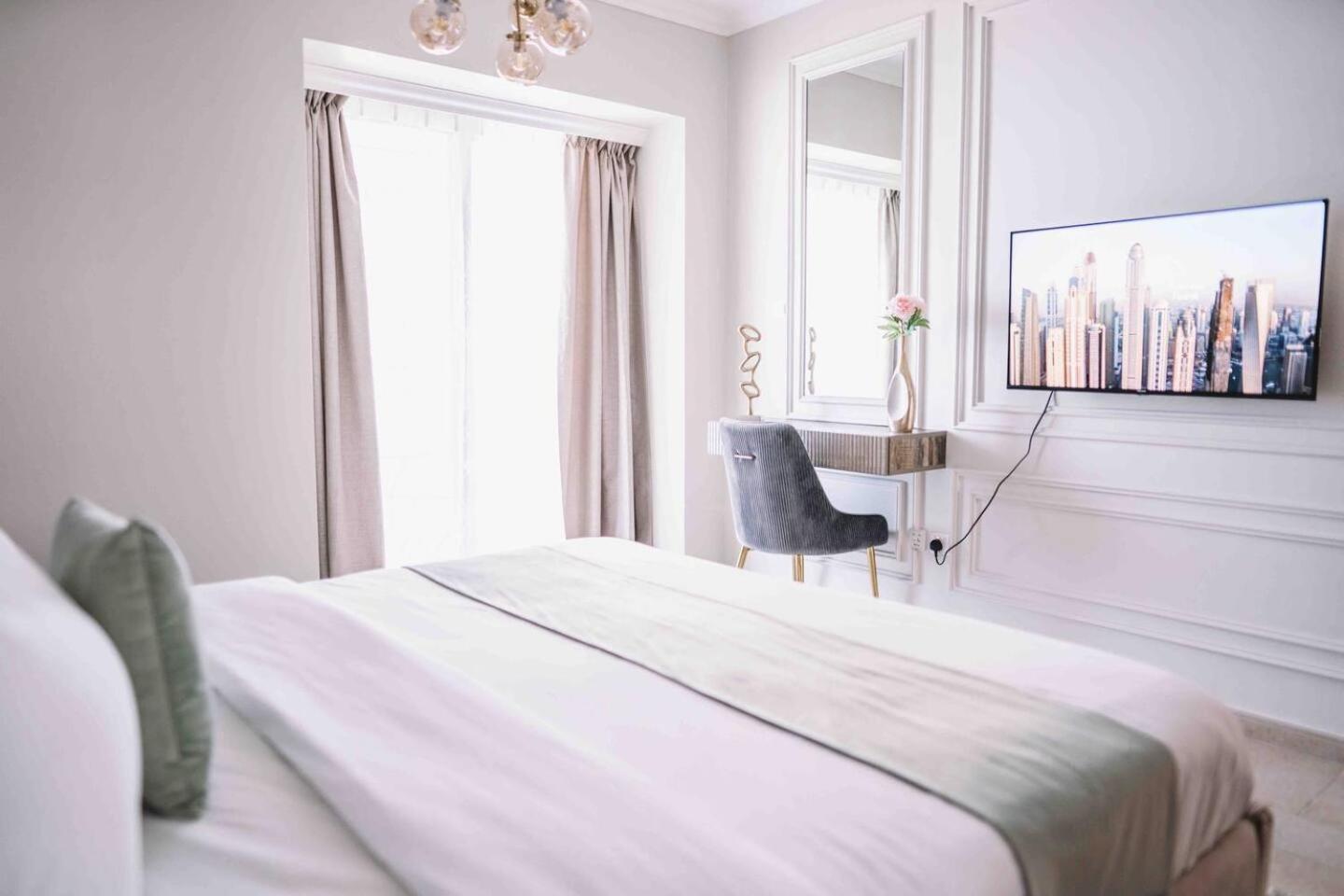 Sea & Palm View Elegant 1 Bedroom Apartment