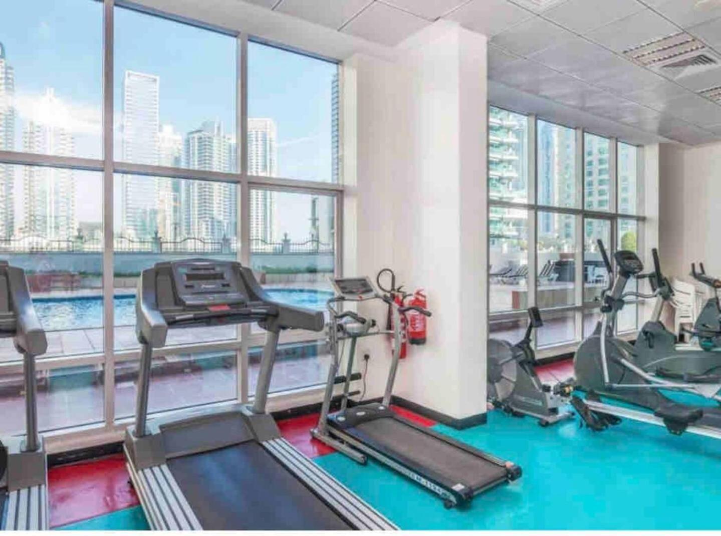 Charming One Bedroom In Marina Apartment *