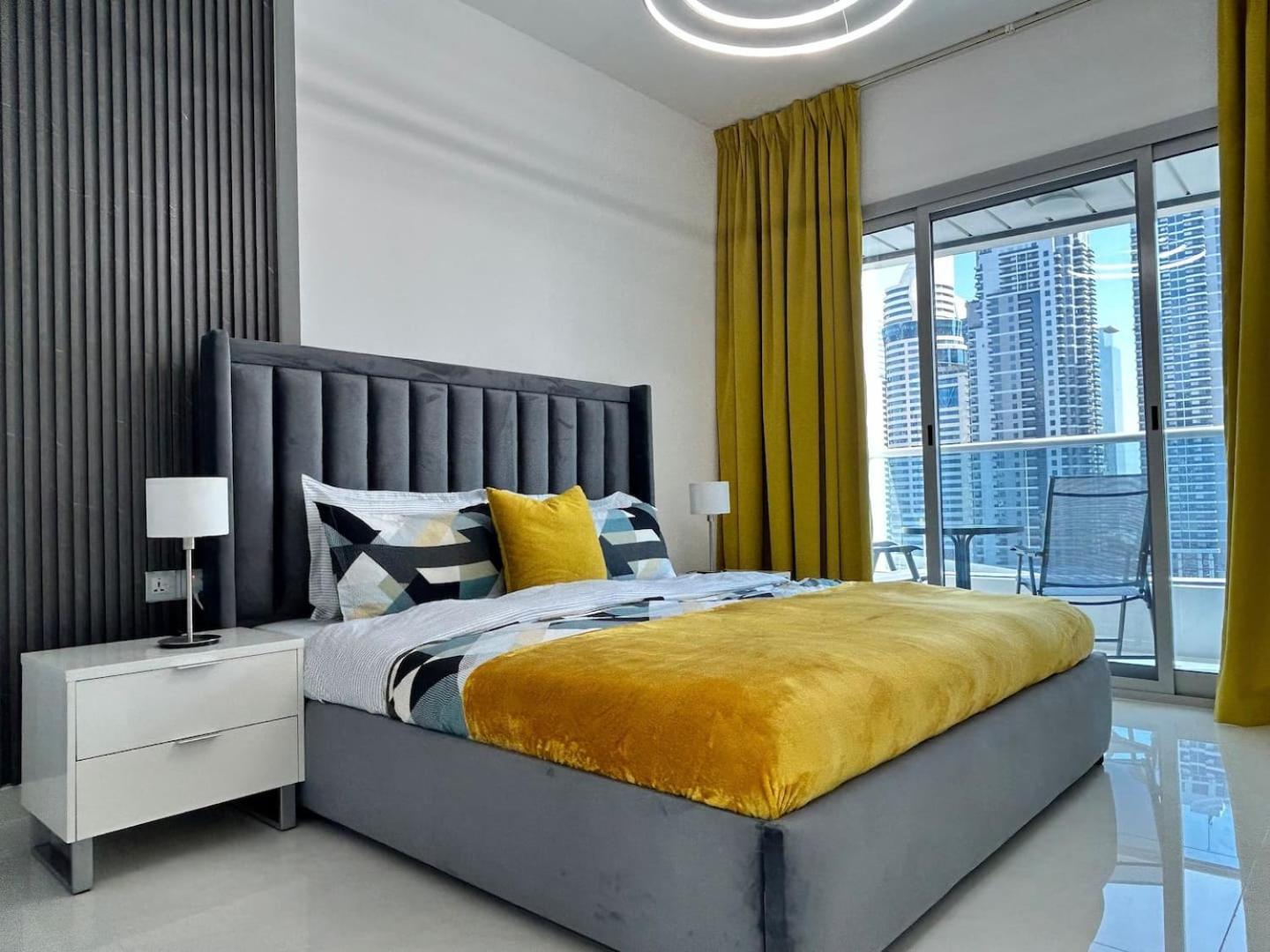 Charming One Bedroom In Marina Apartment Dubai