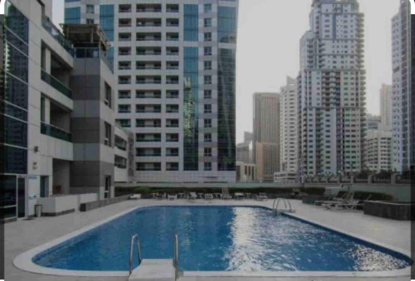 Apartment Charming One Bedroom In Marina Dubai
