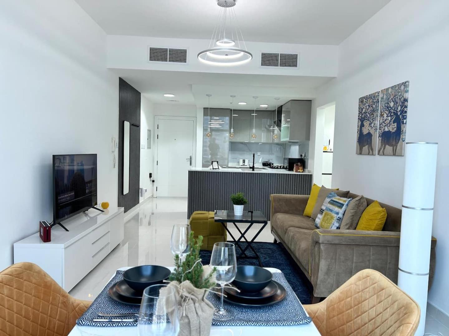Charming One Bedroom In Marina