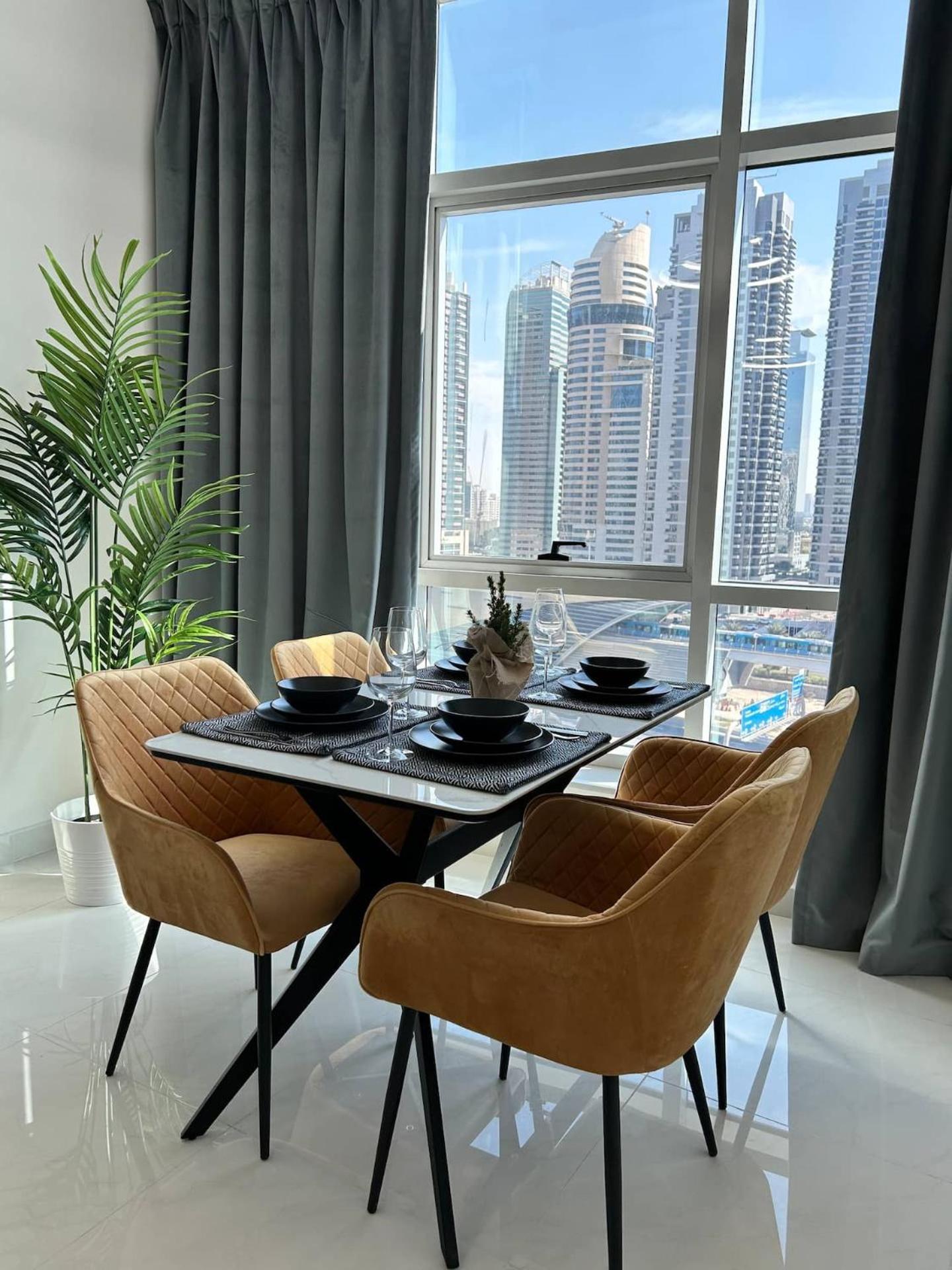 Charming One Bedroom In Marina