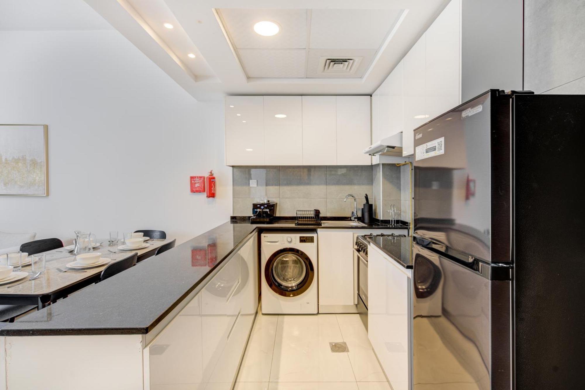 Mira Homes -newly 2 Bedroom Close To Metro. *