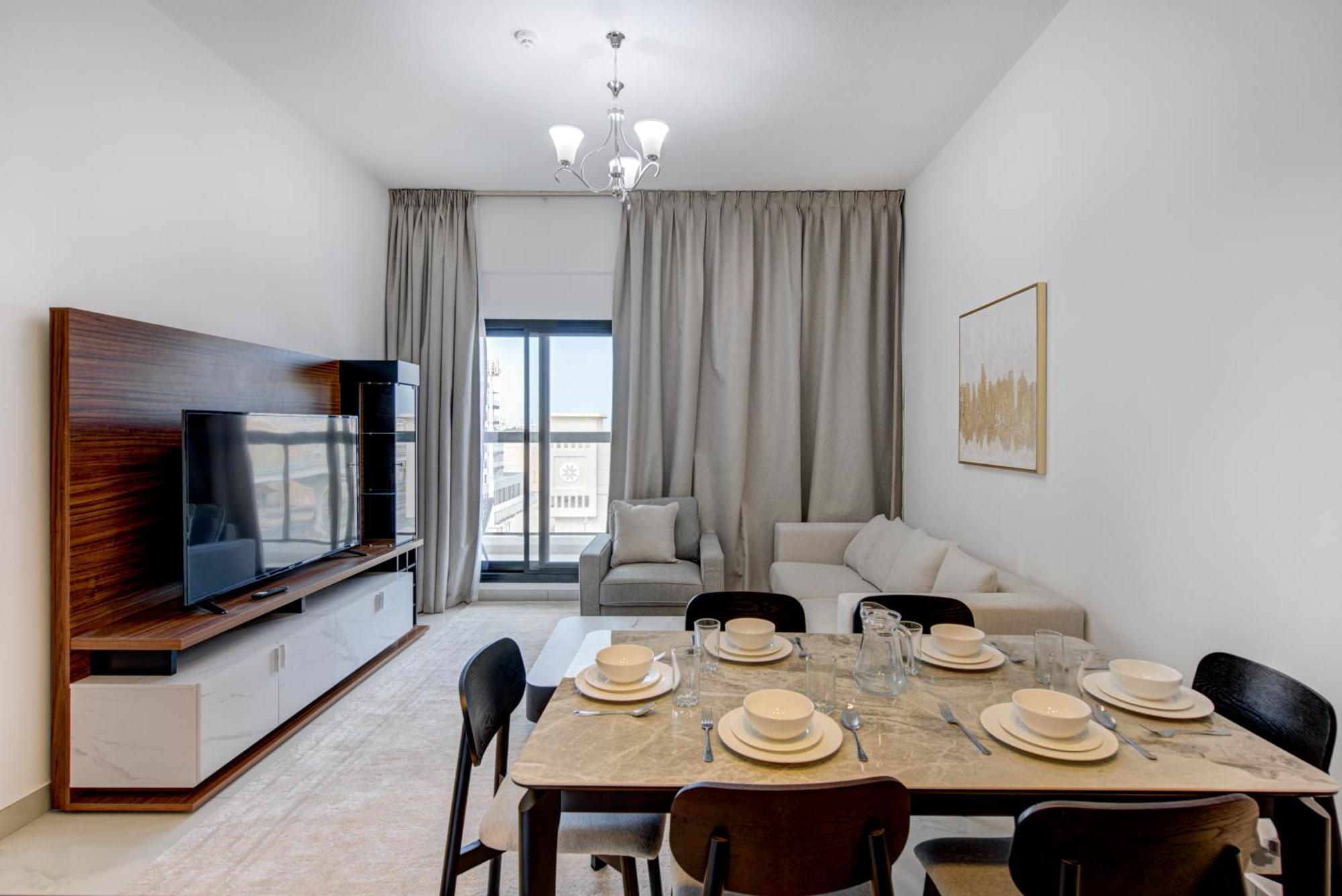 Mira Homes -newly 2 Bedroom Close To Metro. *