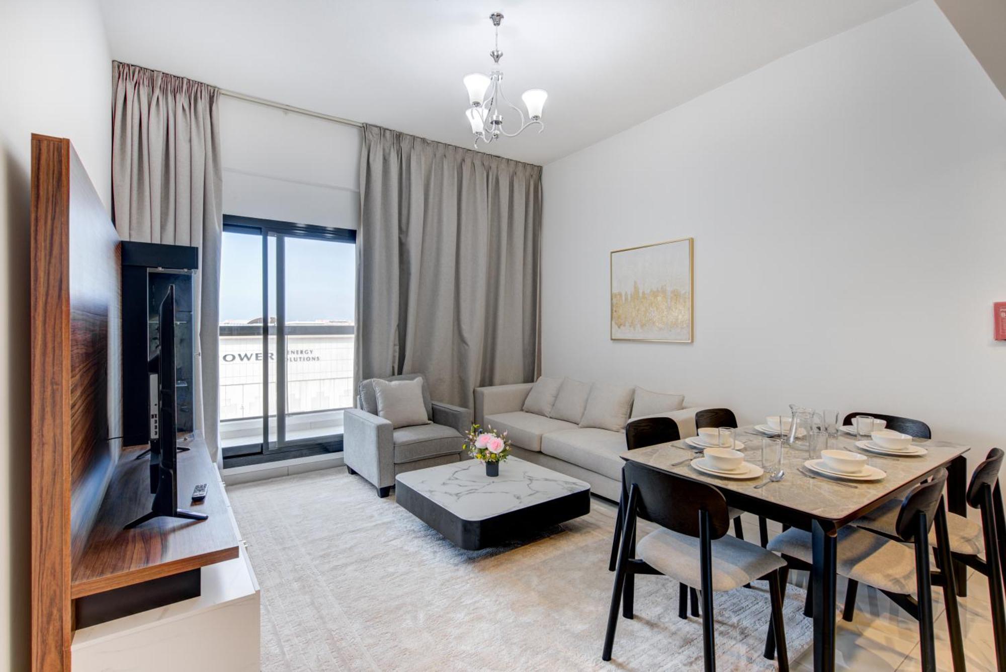 Mira Homes -newly 2 Bedroom Close To Metro.