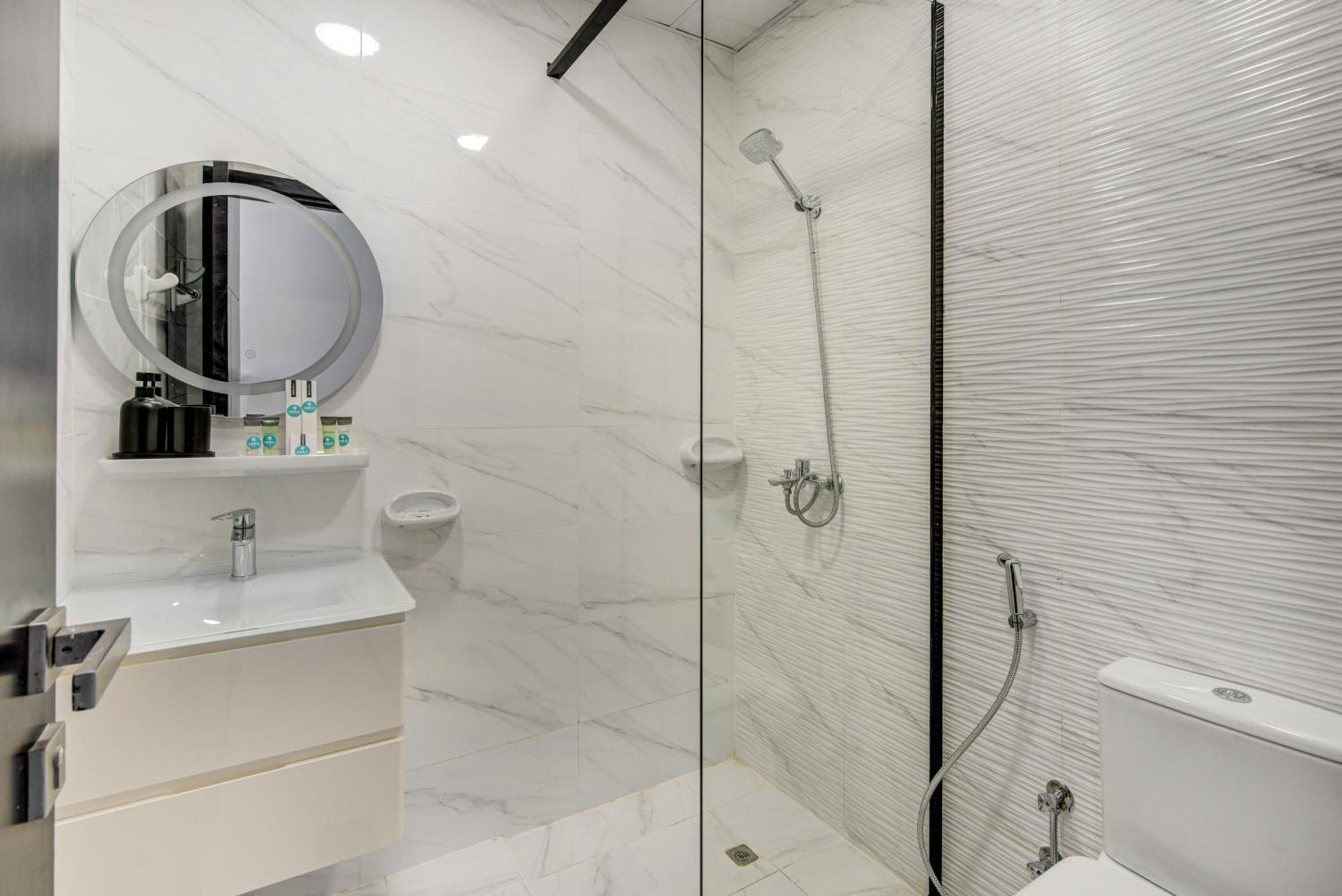 Apartment Mira Homes -newly 2 Bedroom Close To Metro.