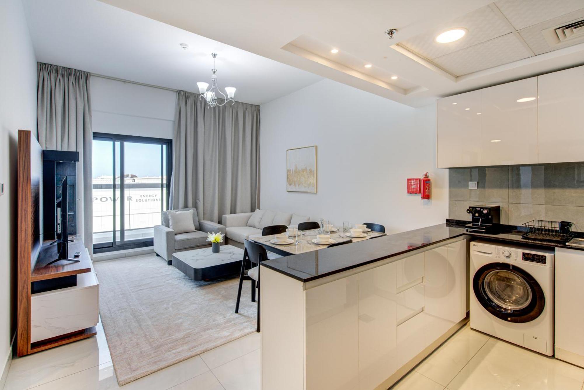 Mira Homes -newly 2 Bedroom Close To Metro.