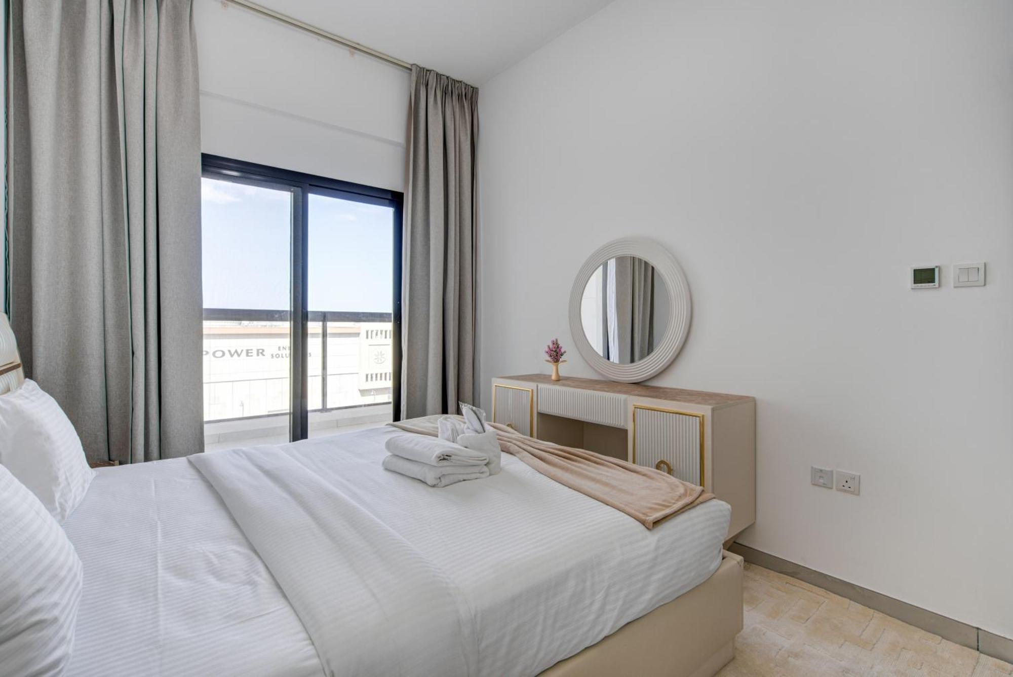 Mira Homes -newly 2 Bedroom Close To Metro. Apartment *