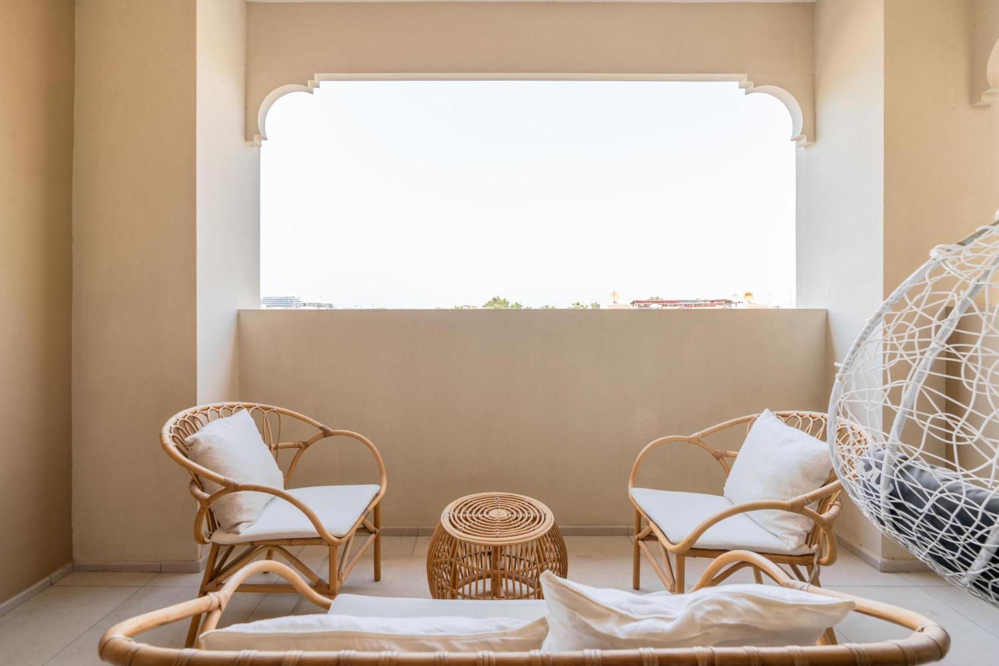 Upscale In Madinat Jumeirah Living Apartment *