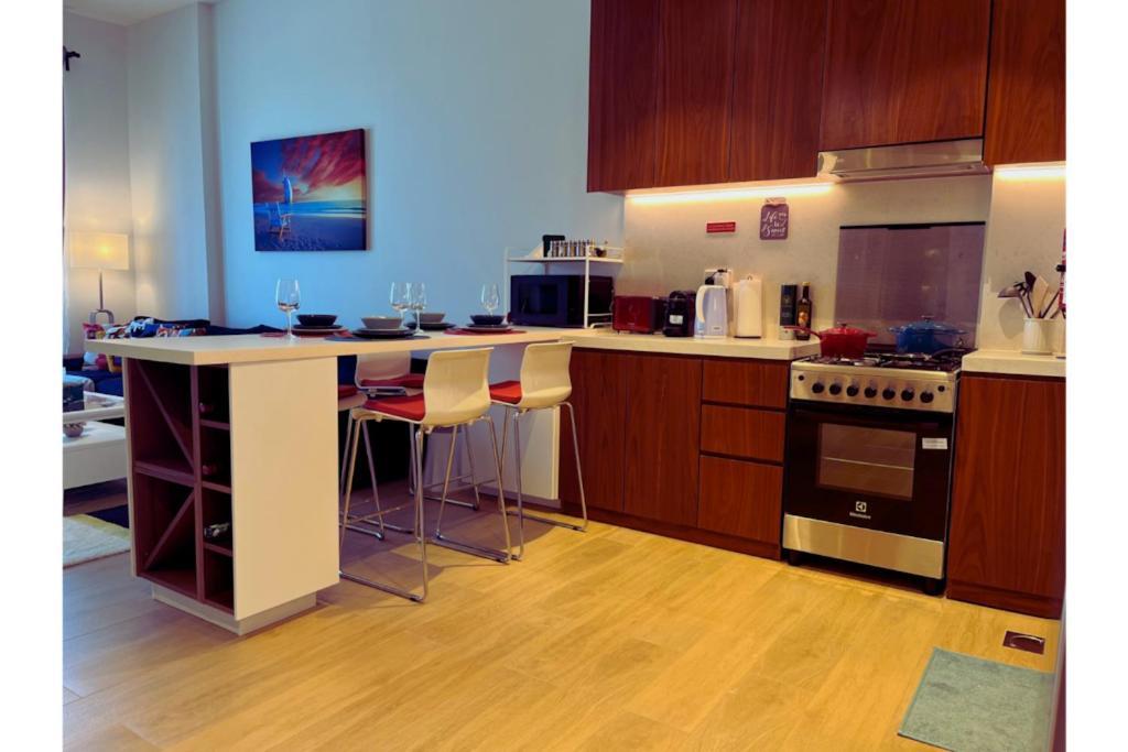 Full Seaview Comfortable La * Dubai