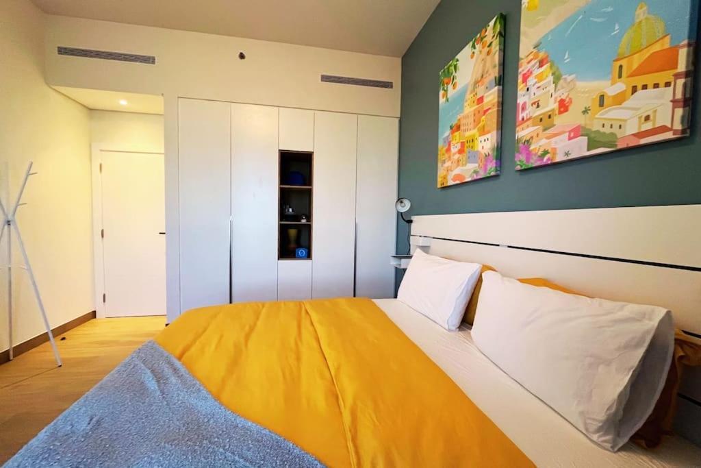 Full Seaview Comfortable La Apartment Dubai