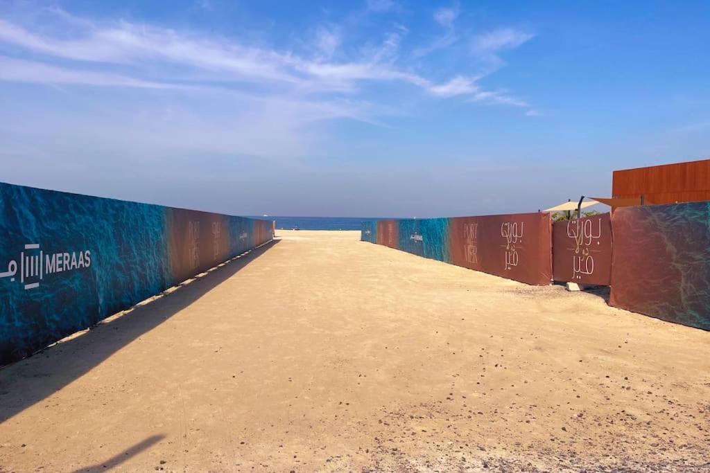 Full Seaview Comfortable La Dubai