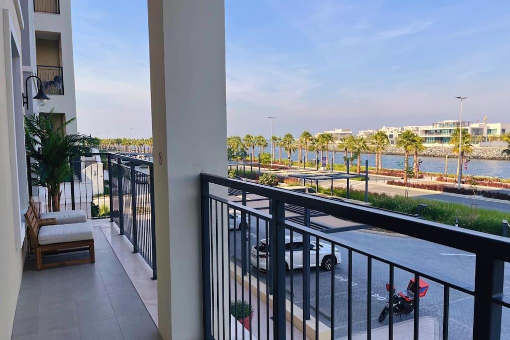 Full Seaview Comfortable La * Dubai