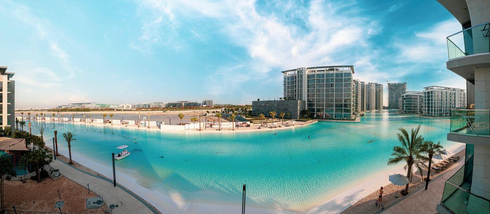 Full Lagoon View Access Exclusive Building Apartment