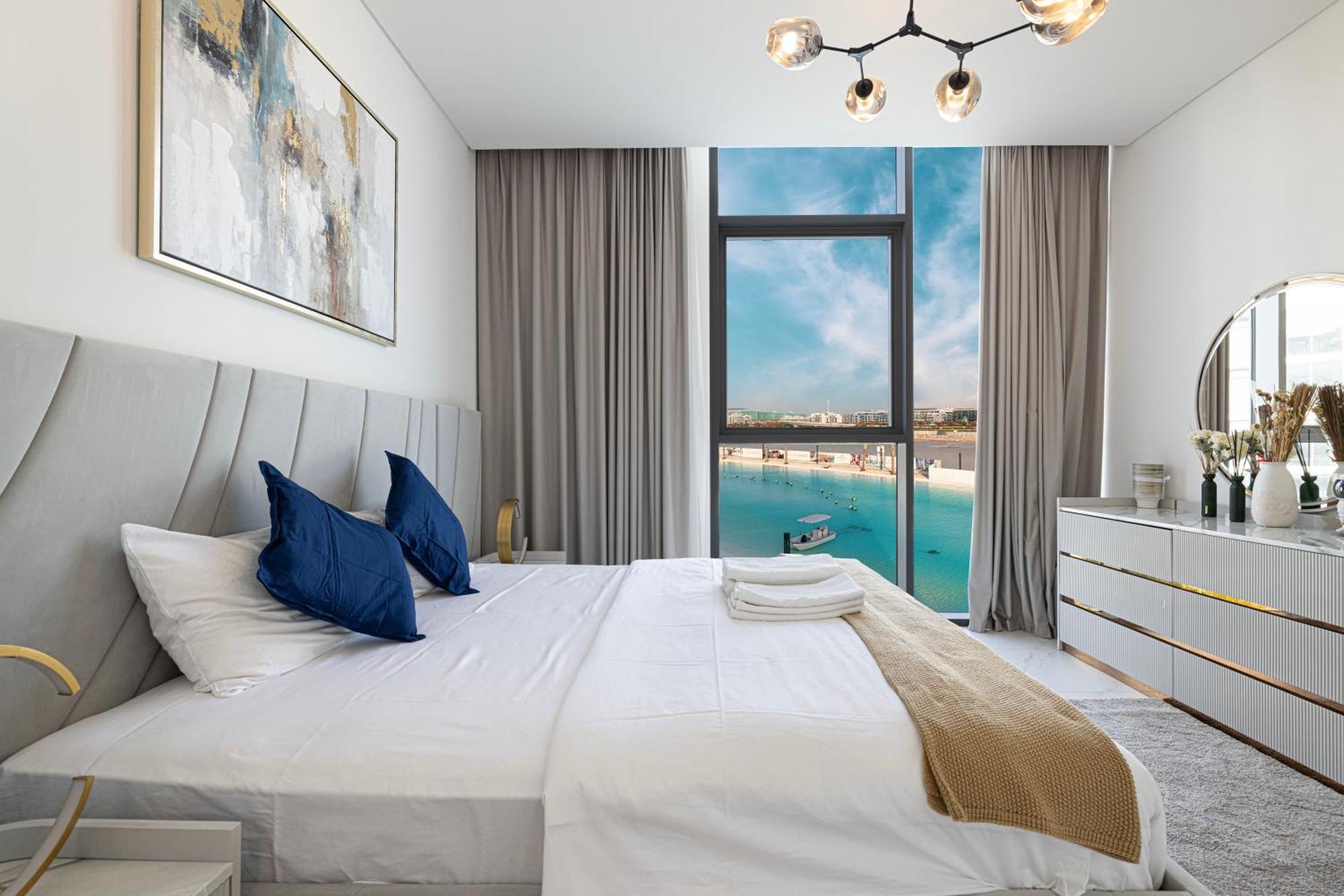 Full Lagoon View Access Exclusive Building * Dubai