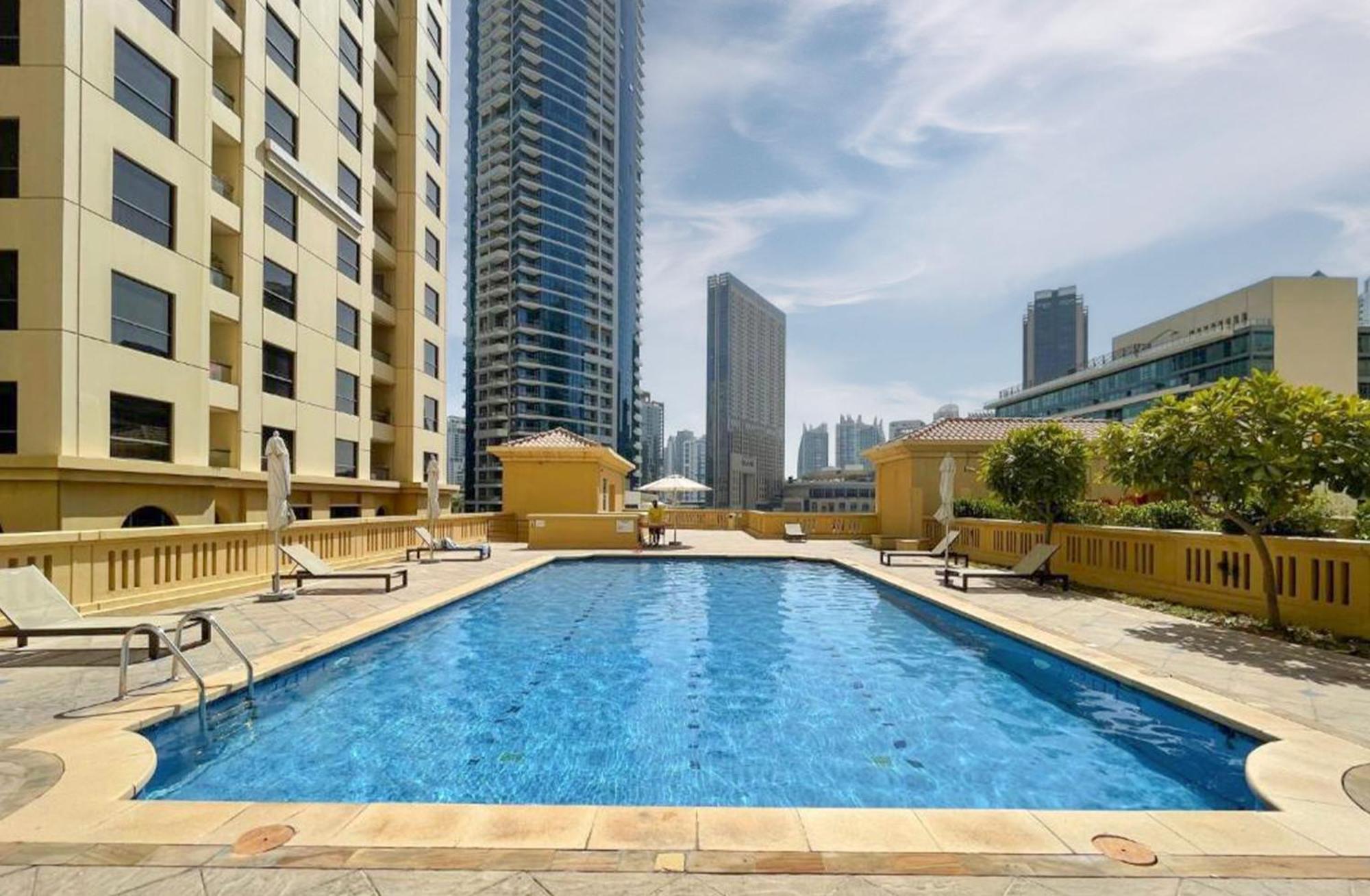 Apartment Elite Lux Homes - Beachside Haven Stylish 1 Bhk In Jbr