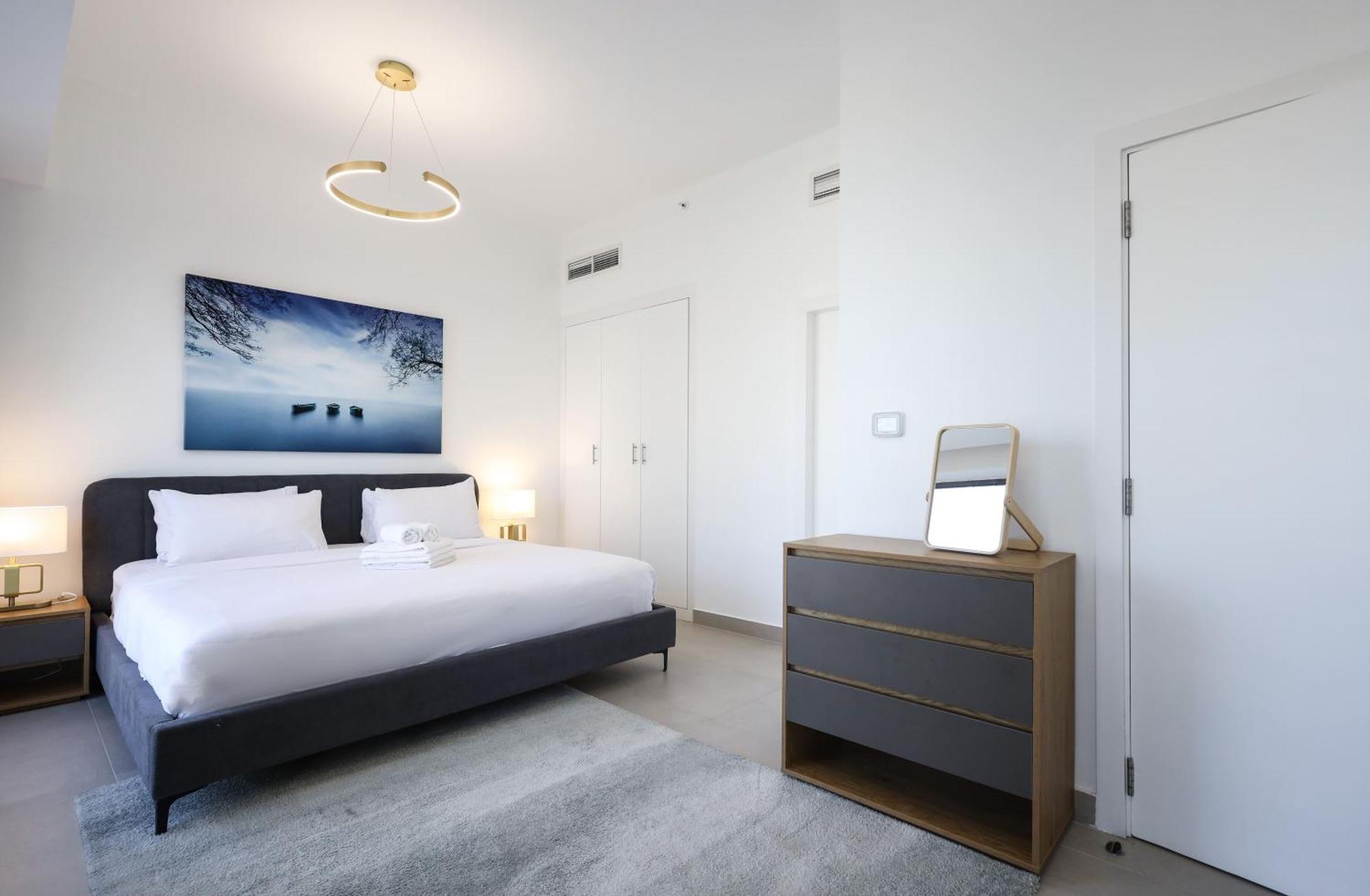 Elite Lux Homes - Beachside Haven Stylish 1 Bhk In Jbr