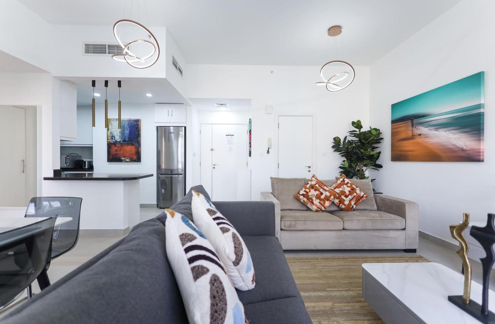 Elite Lux Homes - Beachside Haven Stylish 1 Bhk In Jbr