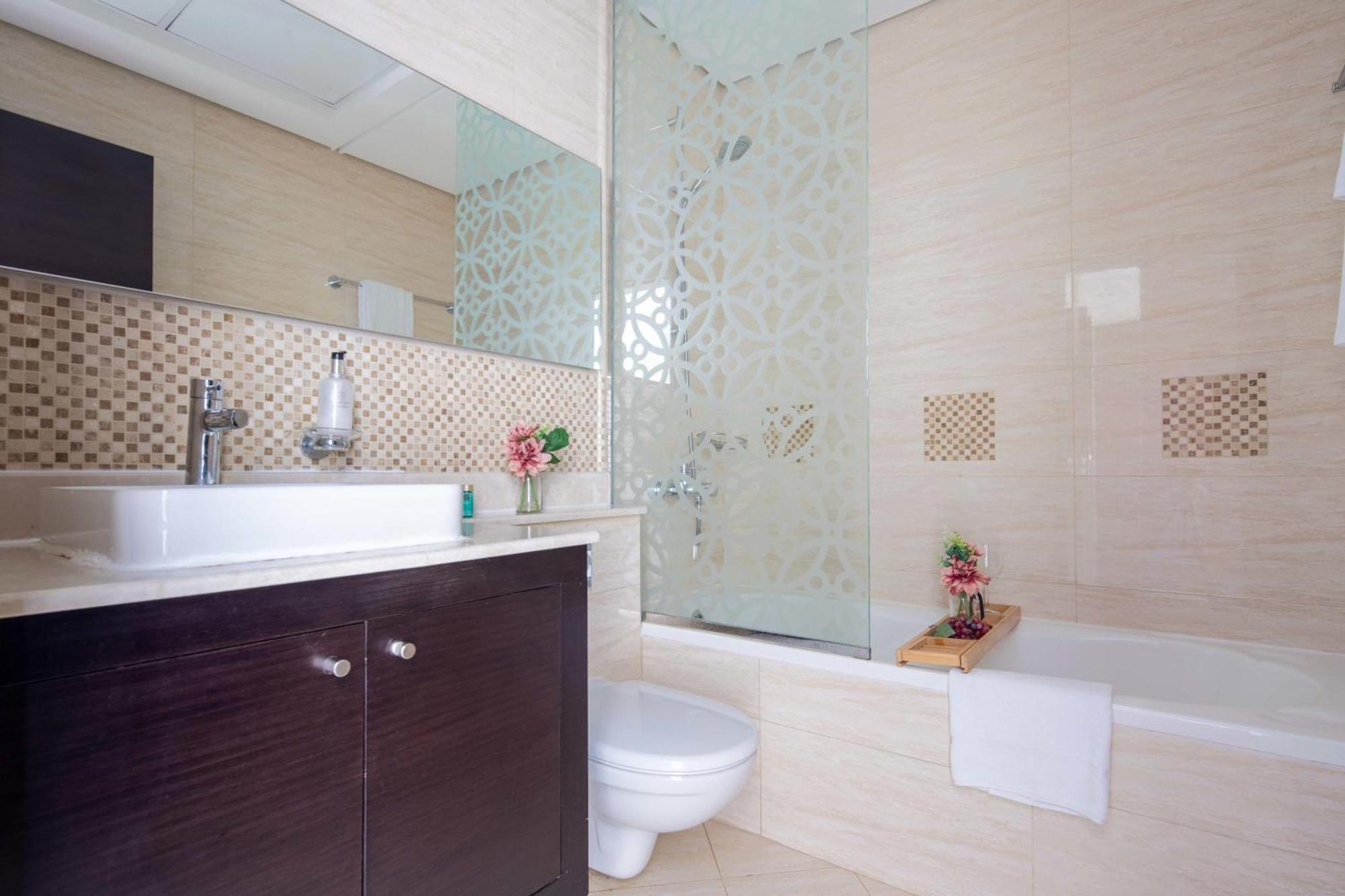 Frank Porter - Mon Reve Apartment Dubai