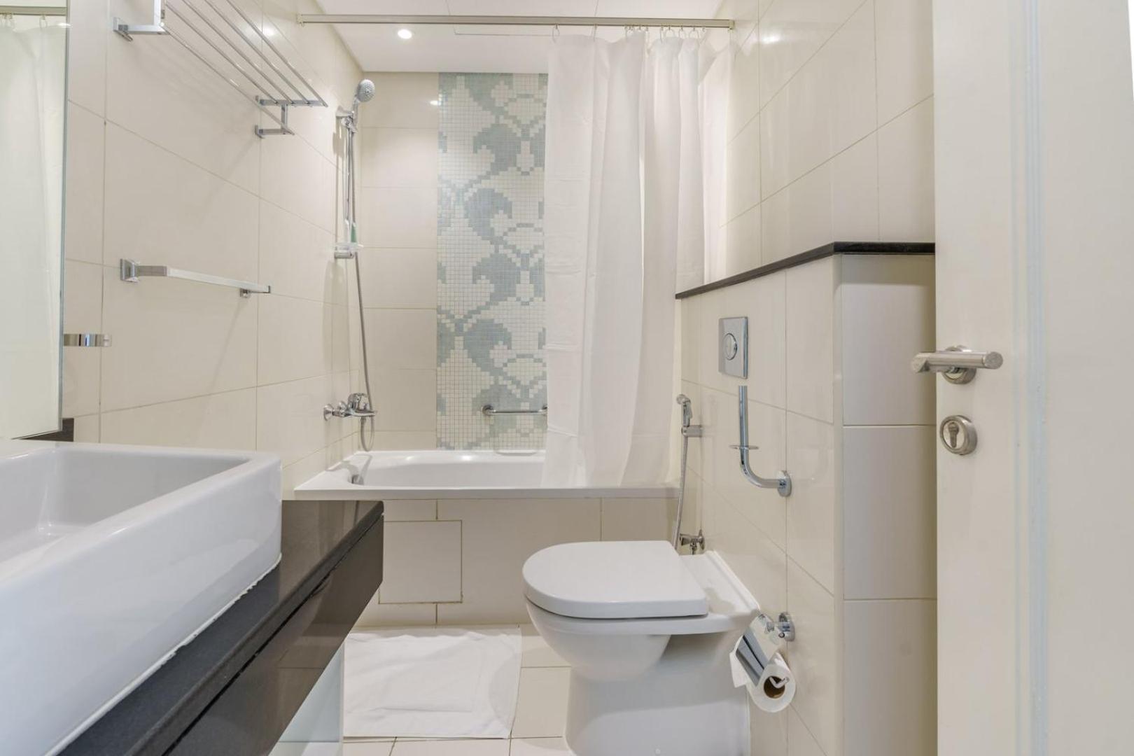 Guestready - Beige Elegance In Business Bay * Dubai