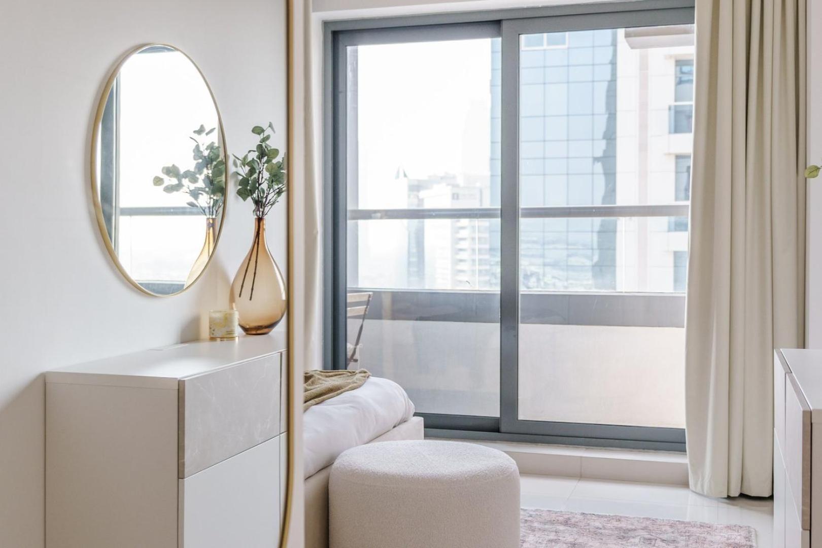 Guestready - Beige Elegance In Business Bay * Dubai