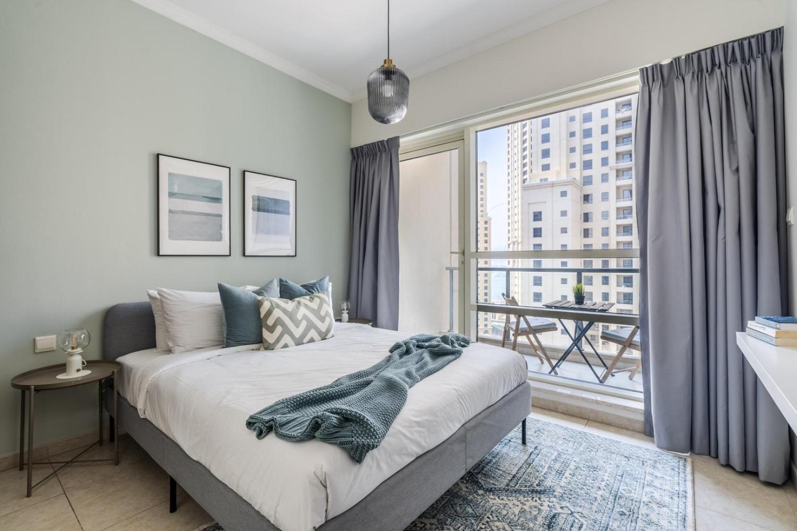 Guestready - Green Light Over Marina *