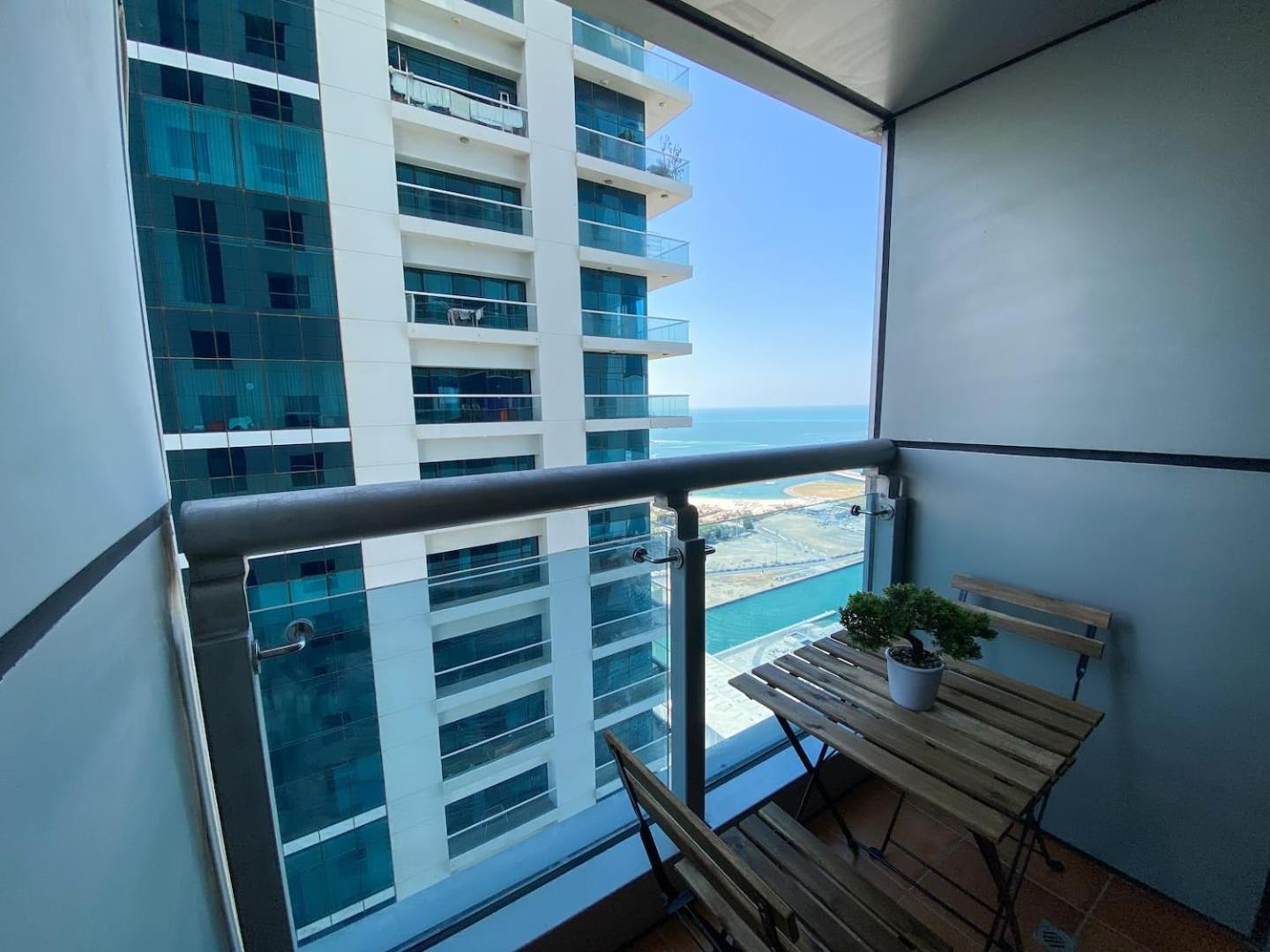 Exquisite 2-bedroom With Sea View Dubai