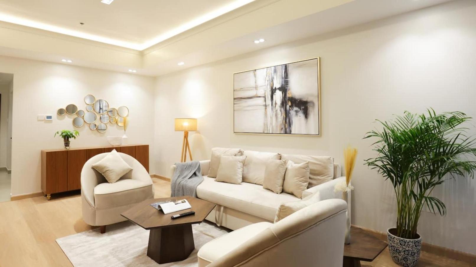 Apartment Exquisite 2-bedroom With Sea View