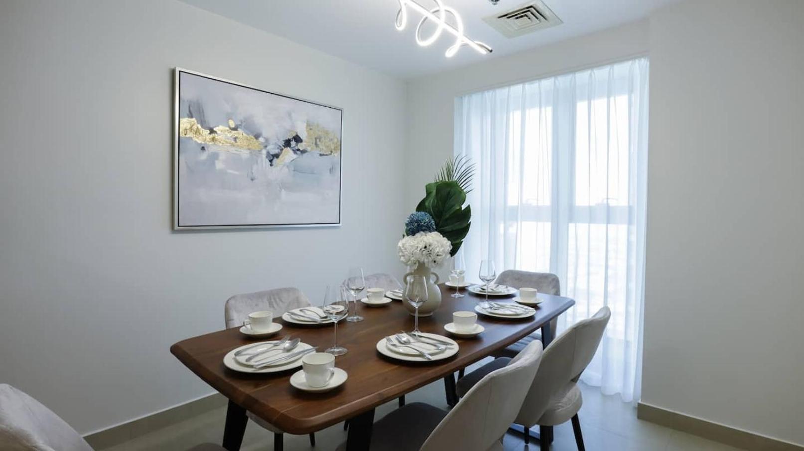 Apartment Exquisite 2-bedroom With Sea View Dubai