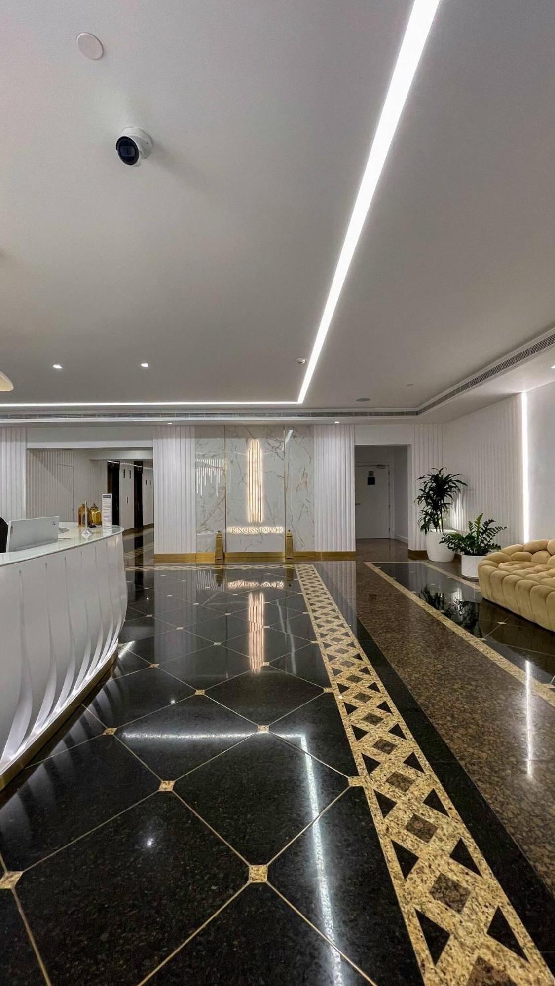 Exquisite 2-bedroom With Sea View Apartment *