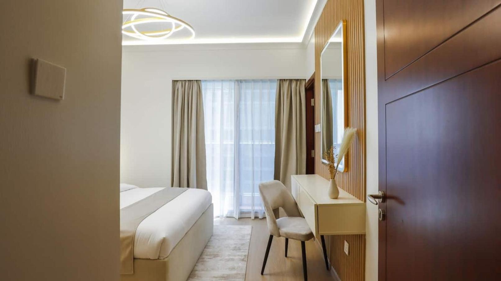 Apartment Exquisite 2-bedroom With Sea View