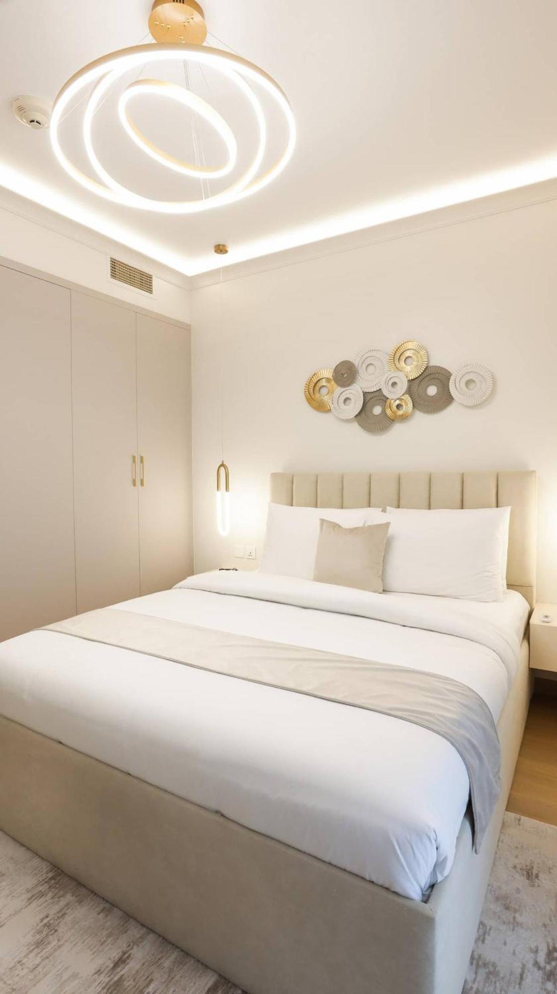 Exquisite 2-bedroom With Sea View Apartment *