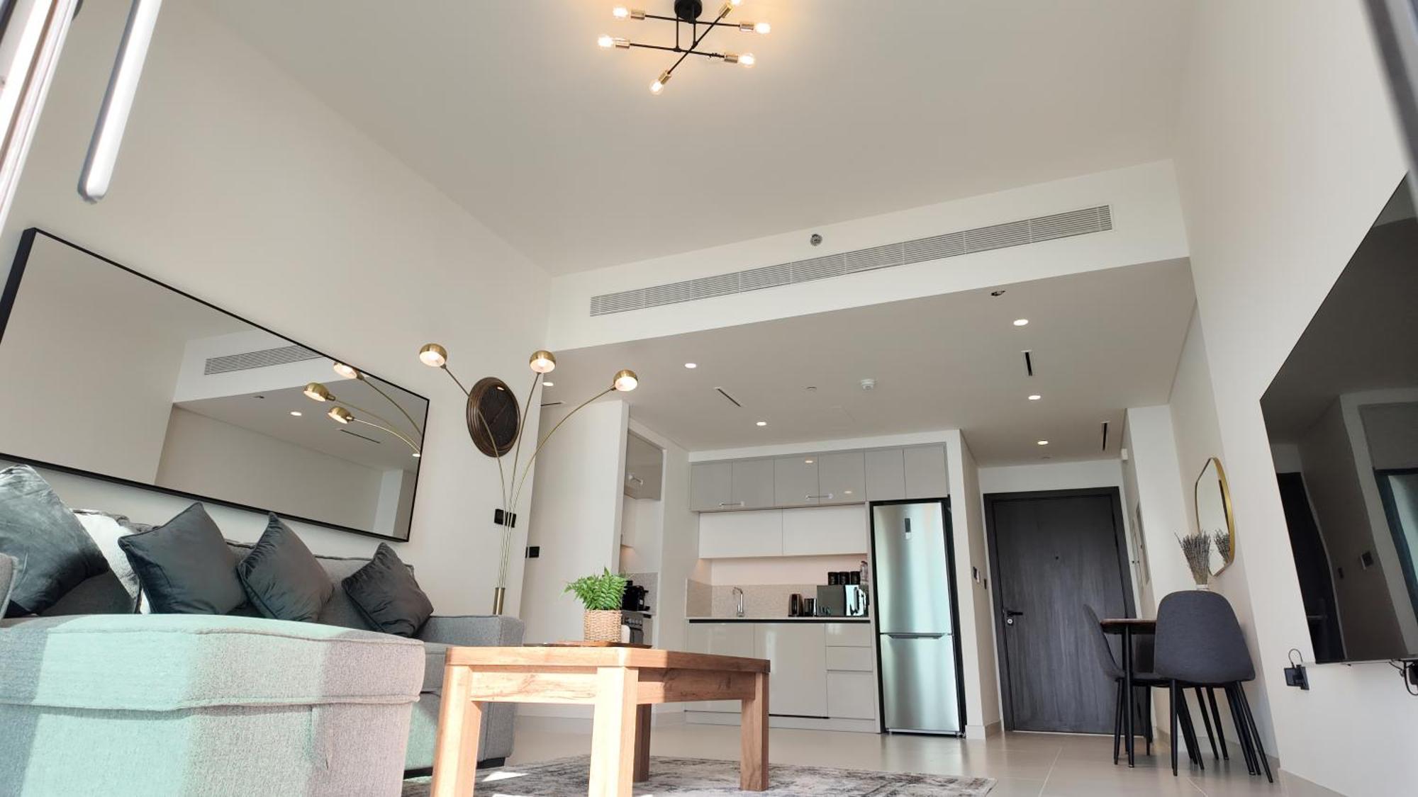 Luxurious Beachfront With Atlantis And Palm Jumeira Views Apartment