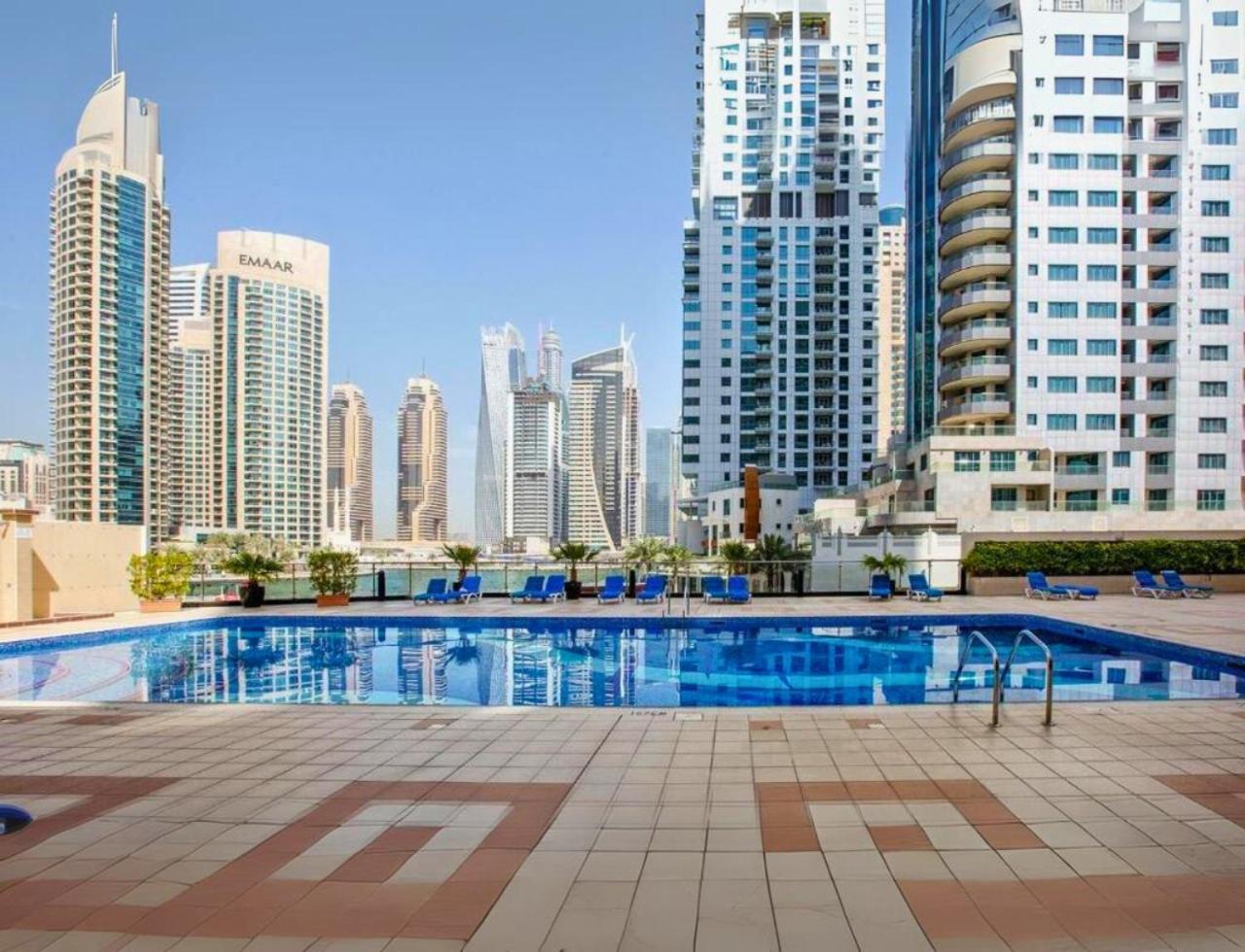 Very Convenient Steps To Metro And Marina Mall Managed By Sunnyhomes Apartment *