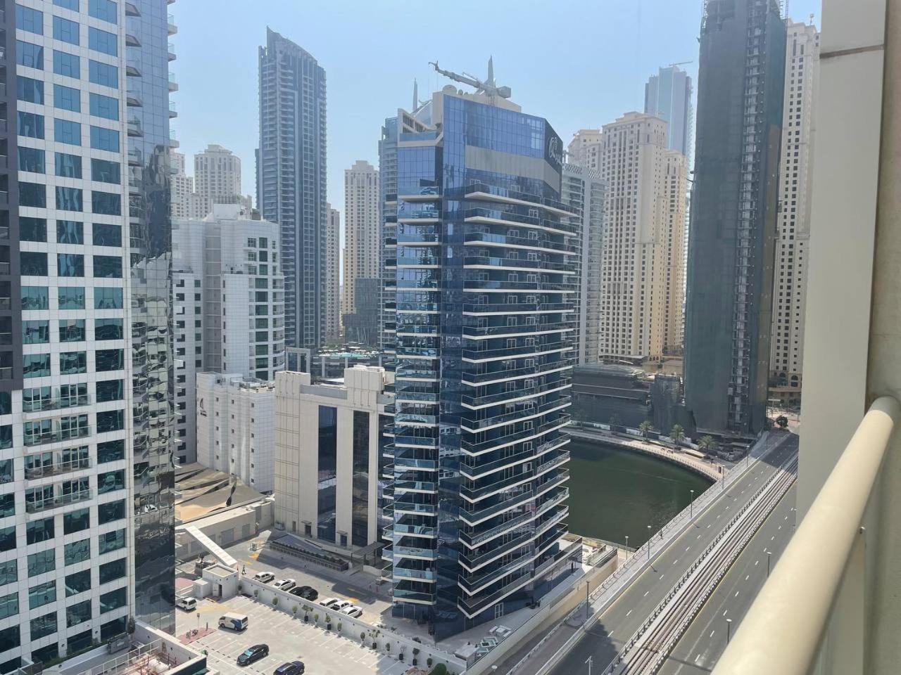 Apartment Very Convenient Steps To Metro And Marina Mall Managed By Sunnyhomes *